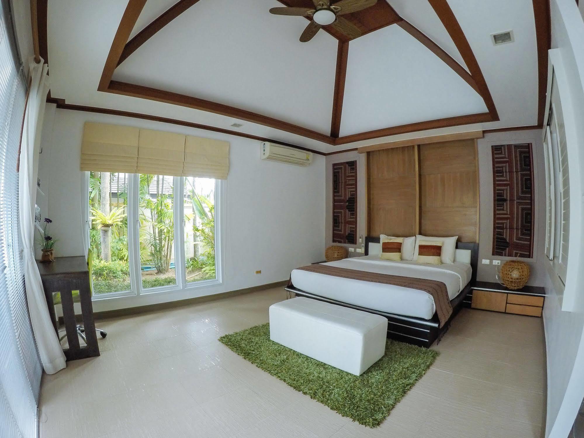 Suriya Som * Bang Tao Beach (Phuket)