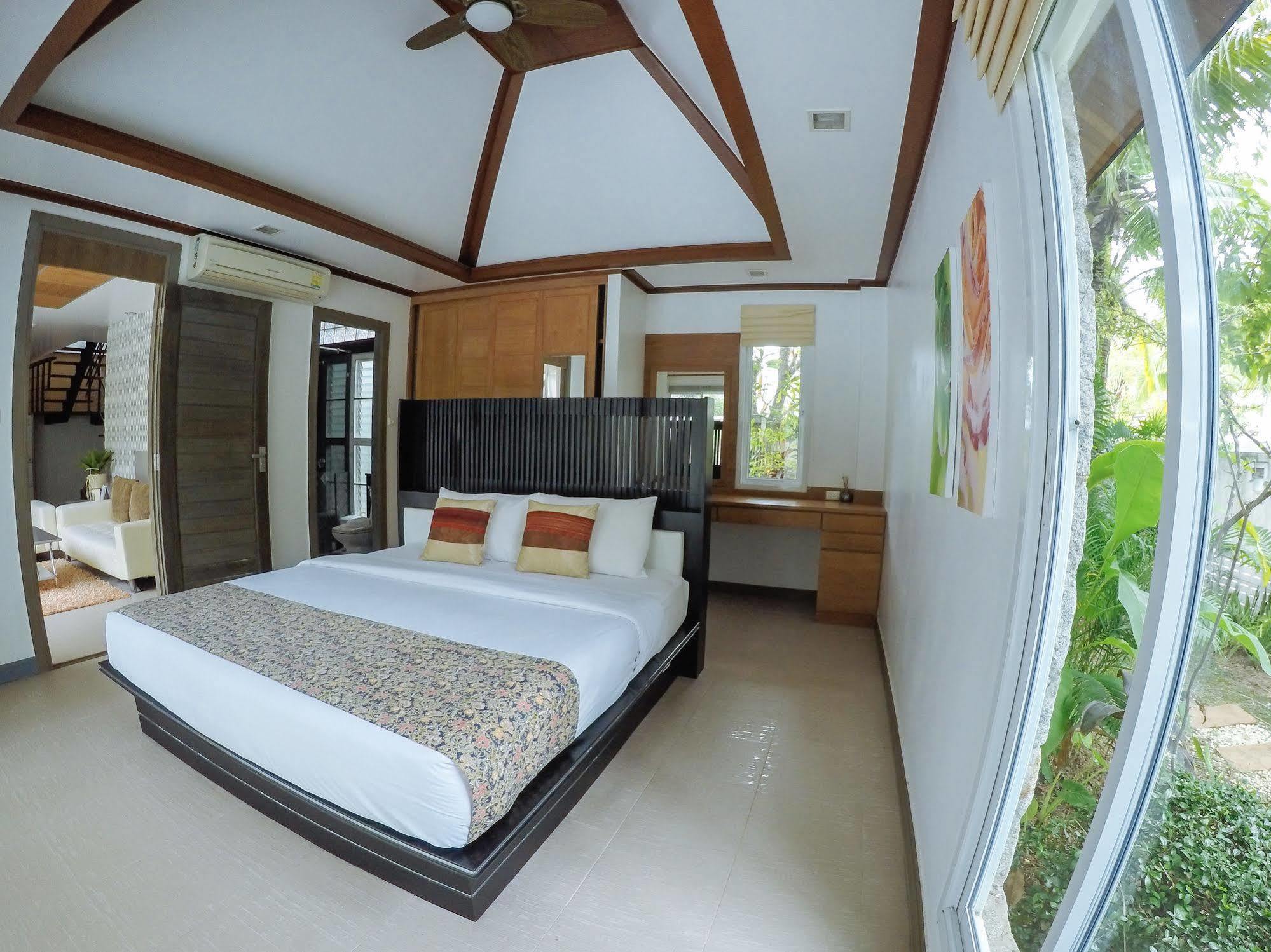 Suriya Som * Bang Tao Beach (Phuket)