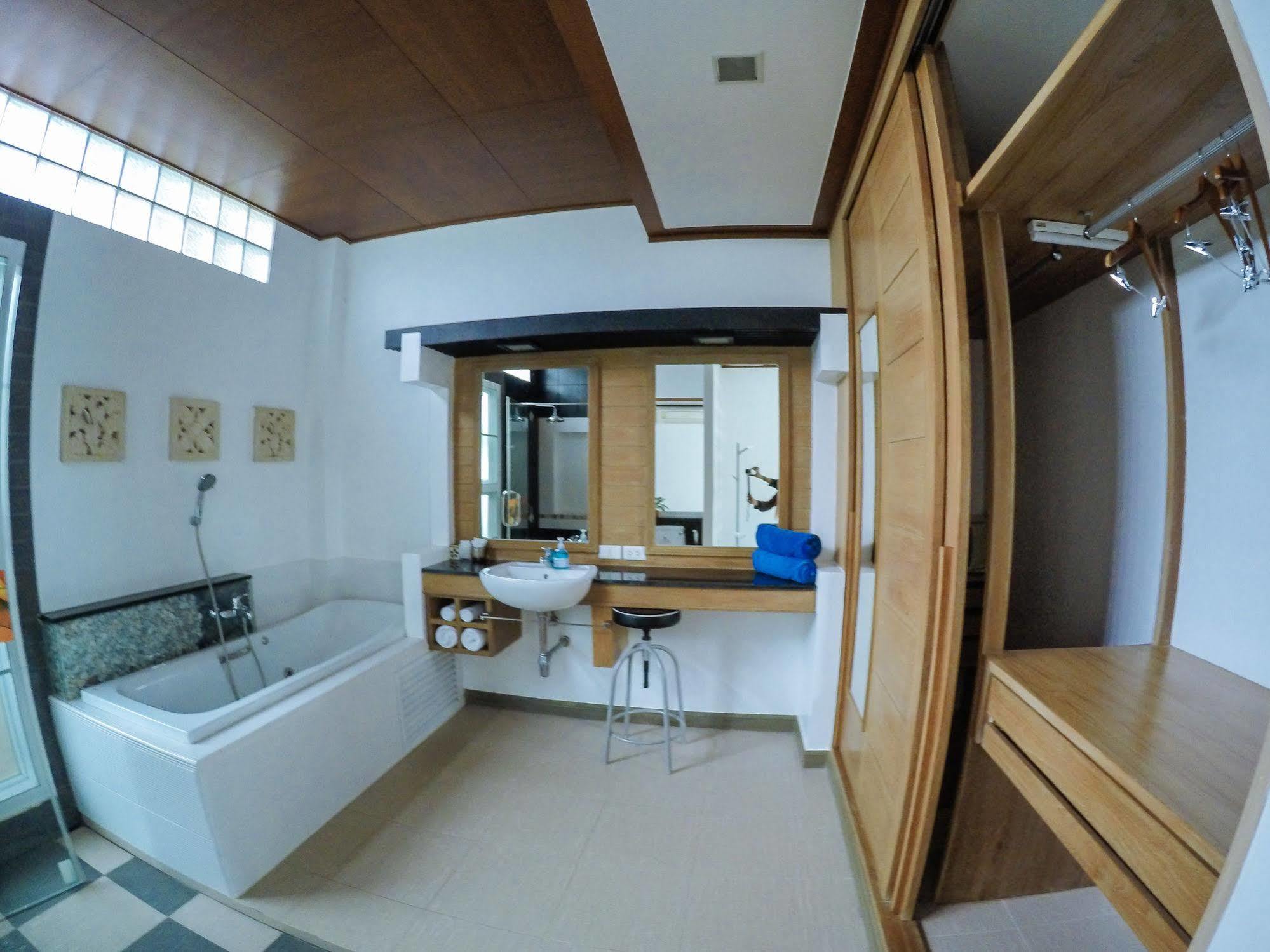 Villa Suriya Som Bang Tao Beach (Phuket)