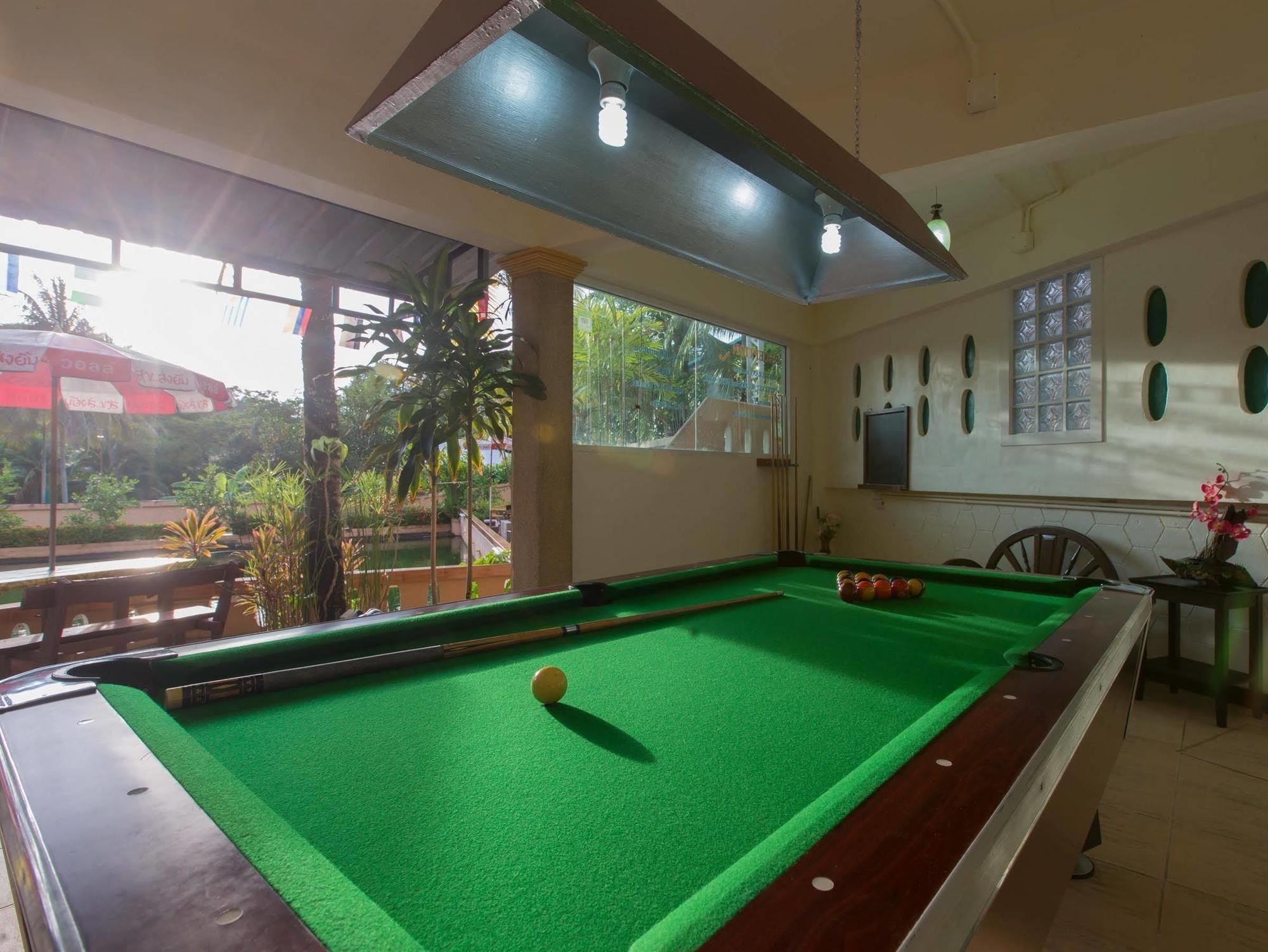 Apartment Rai Rom Yen Sha *