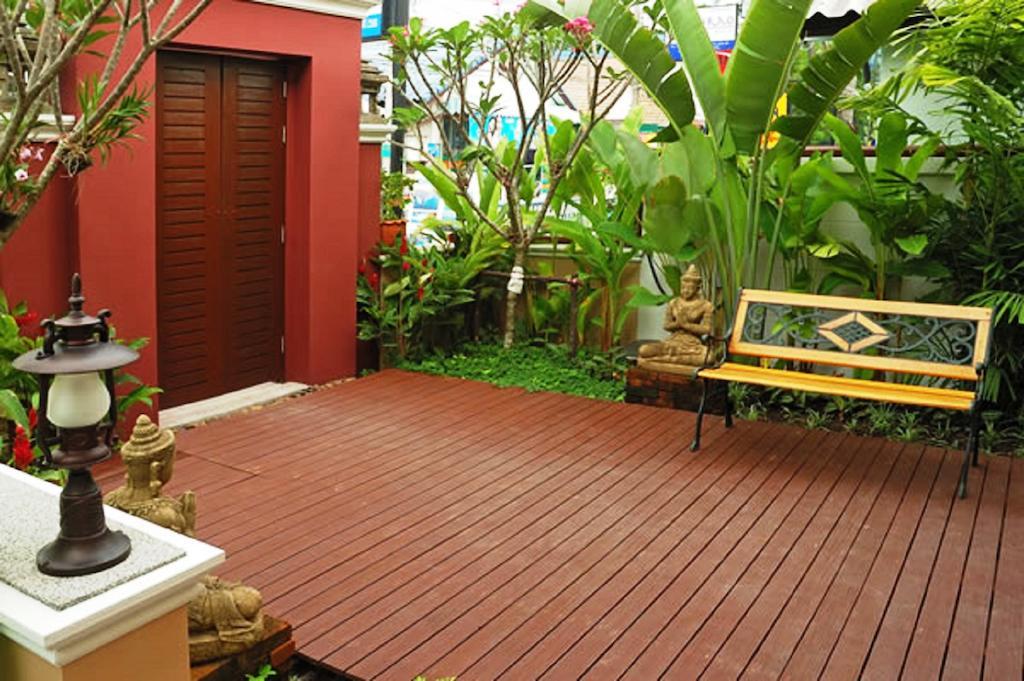 Beachfront 3* Pantai Kamala