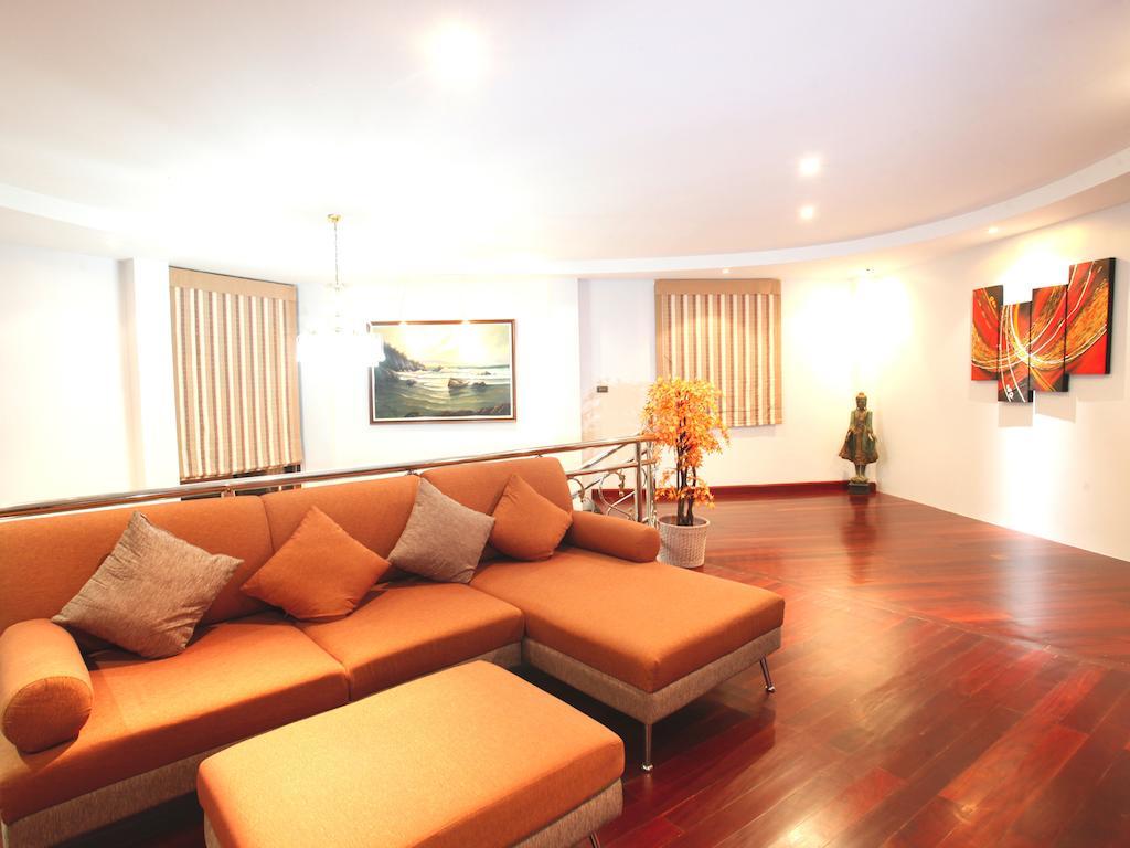 Sea View 5*