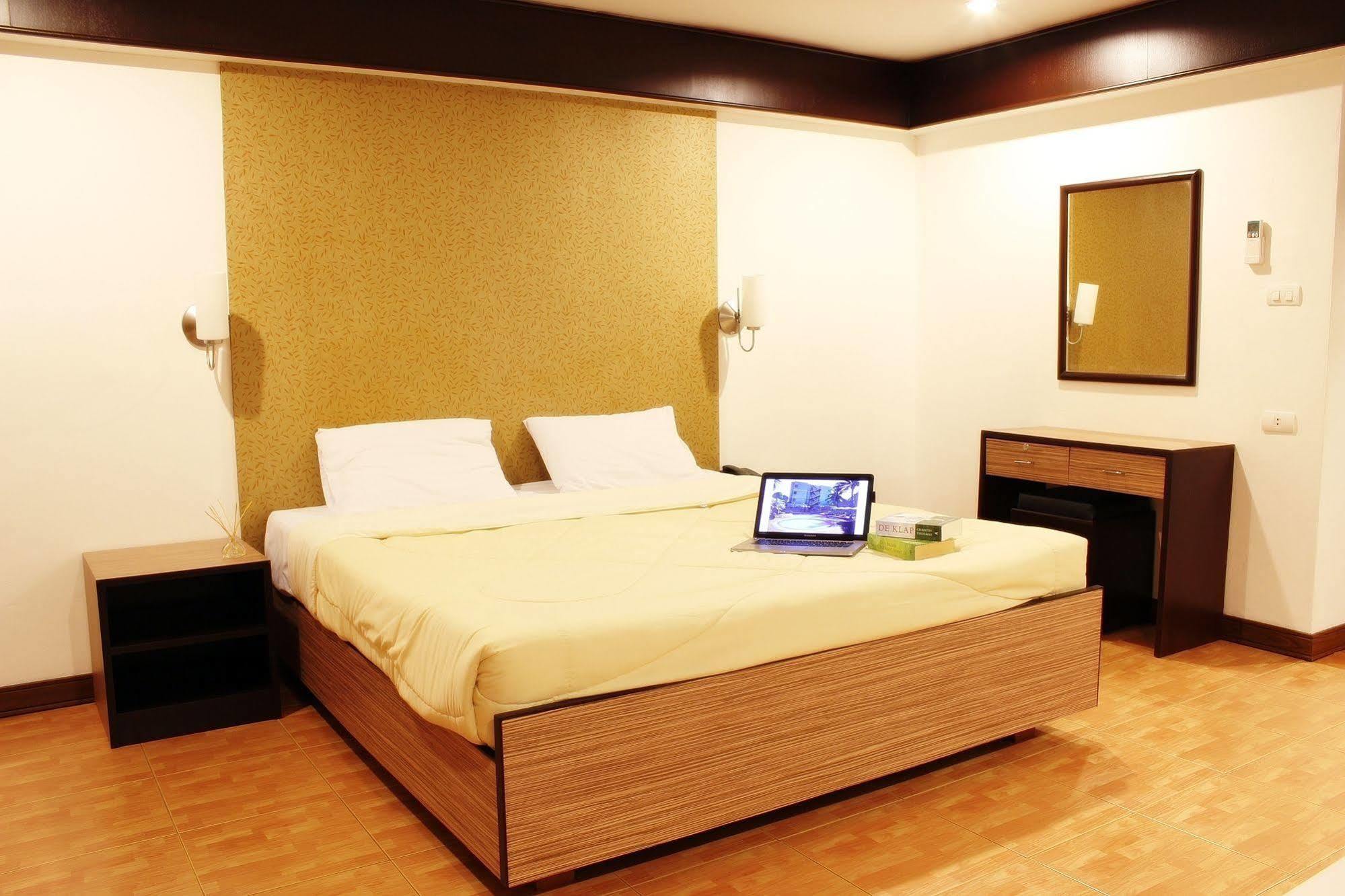 Pattra Mansion By Aksara Collection 2* Phuket