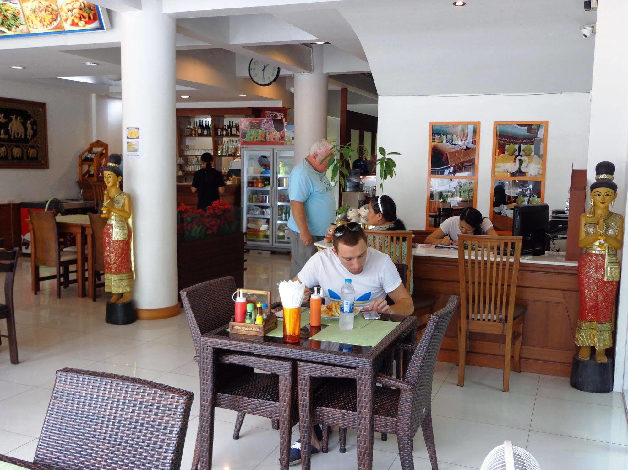 Sukcheewa Phuket 3*