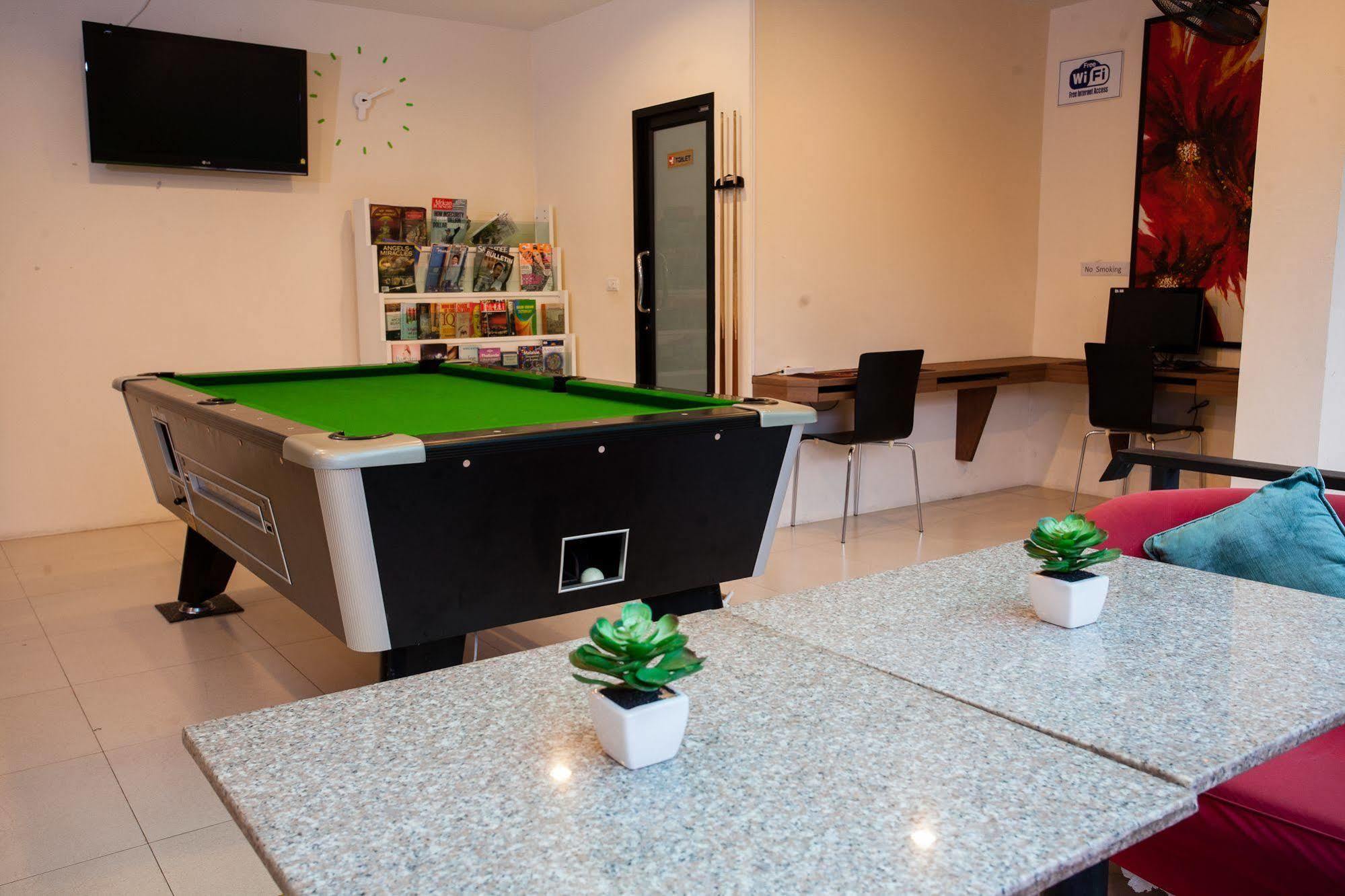 Hotel The Wave Patong Sha Phuket