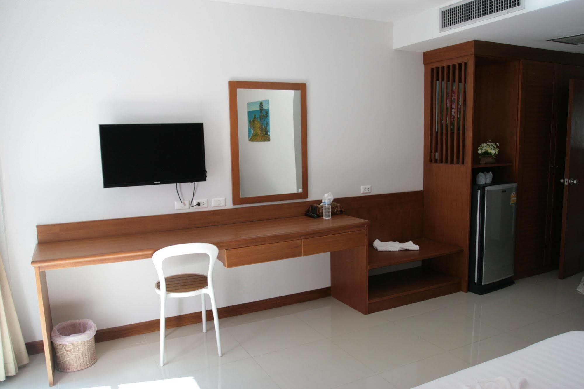 Rojjana Apartment Kamala Beach