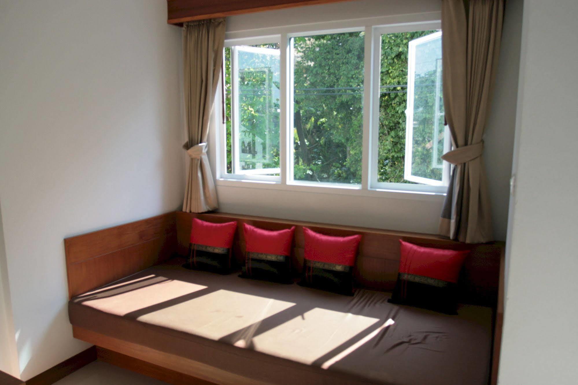 Rojjana Apartment *