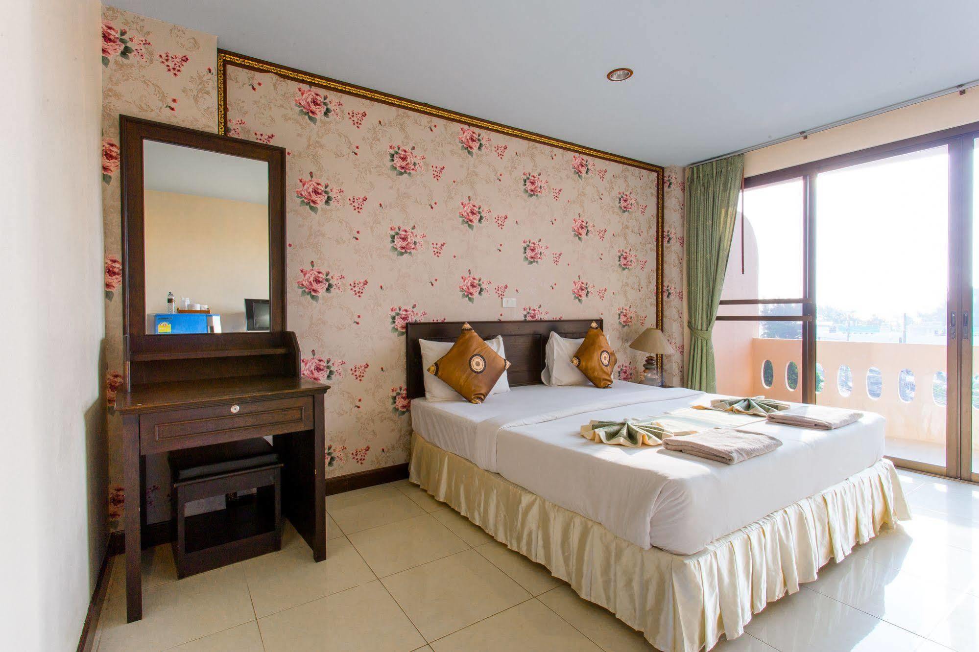 Sunset - Sha Hotel
