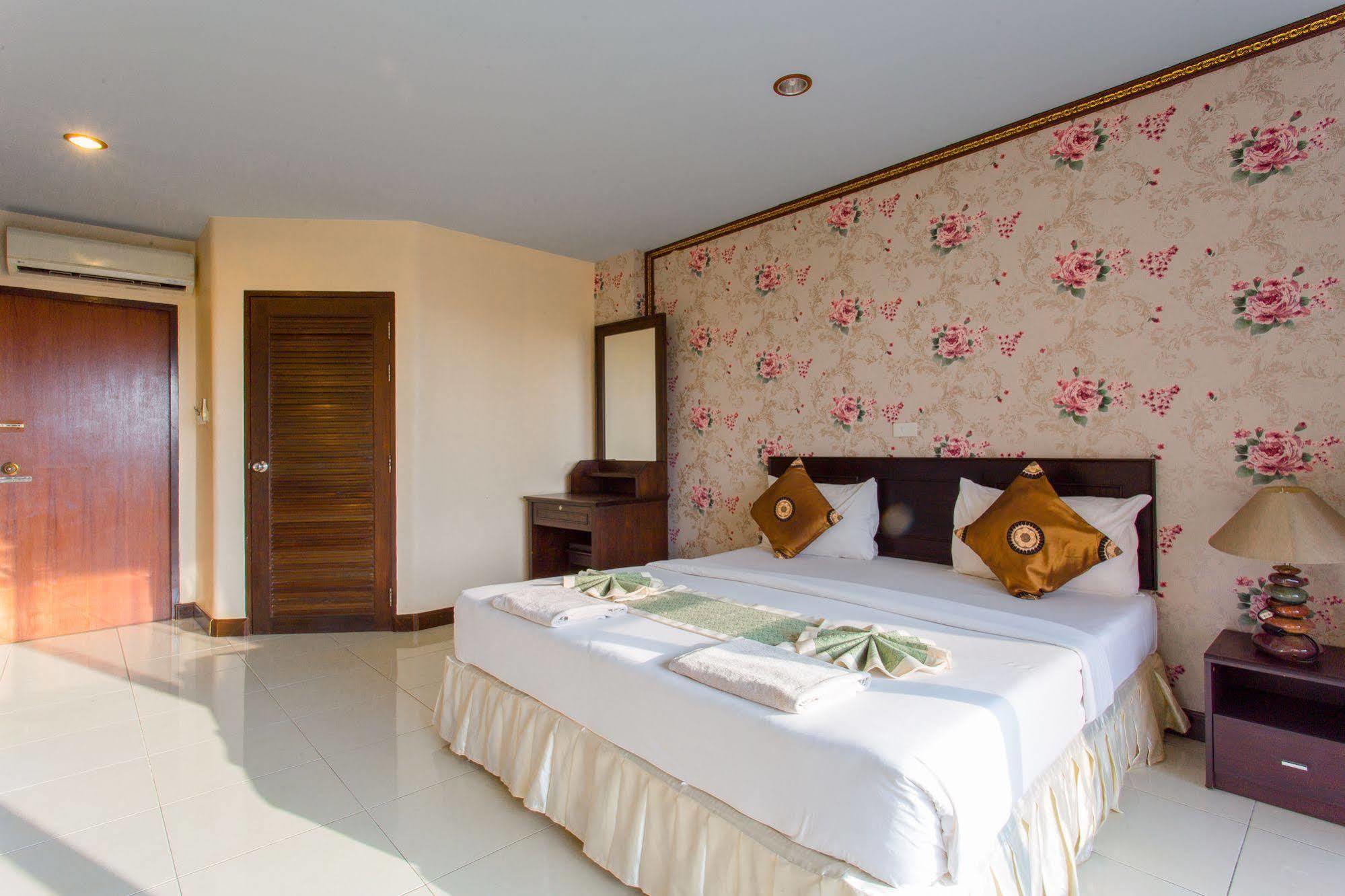 Sunset - Sha Hotel