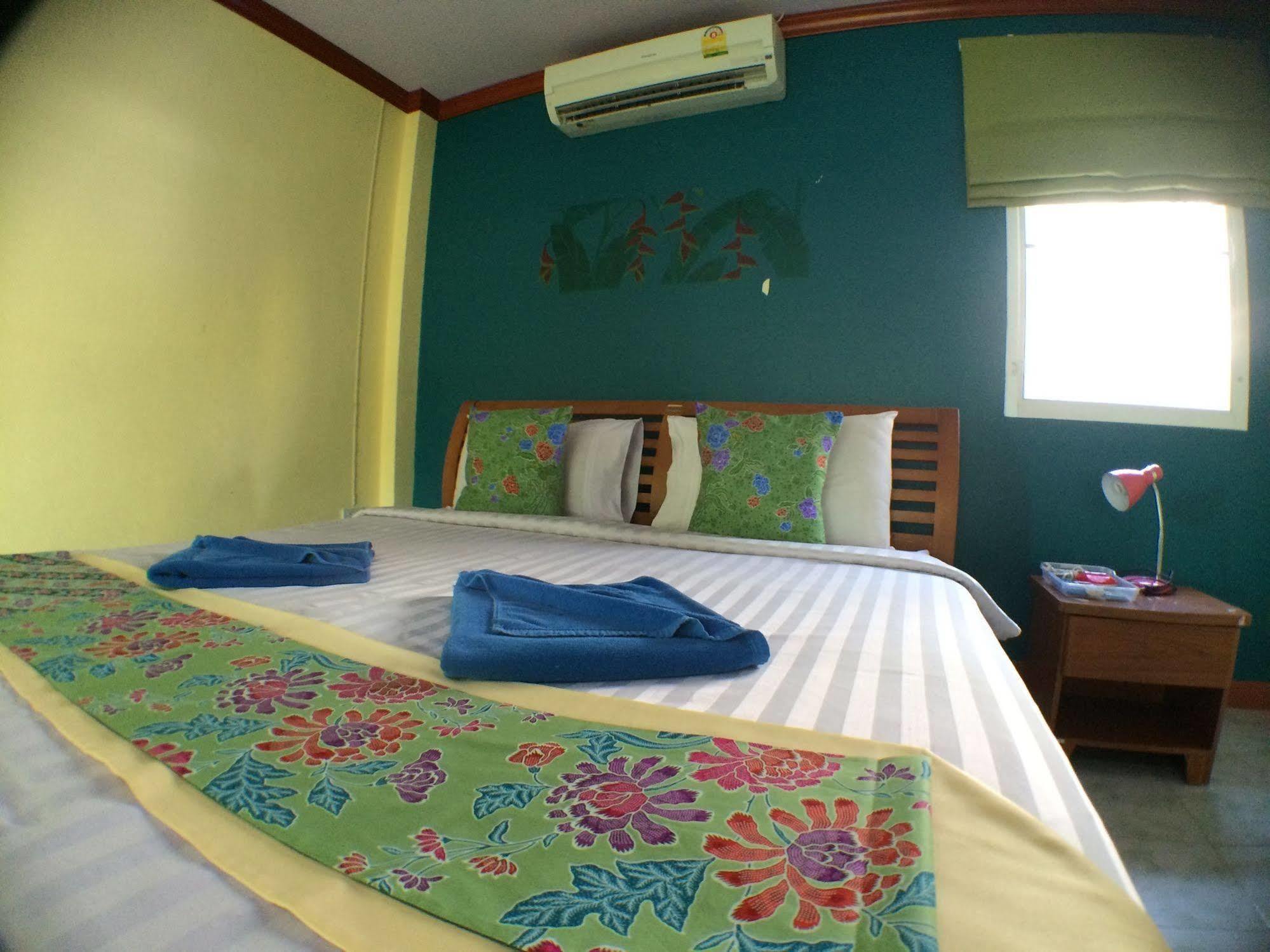 Lemon House Patong