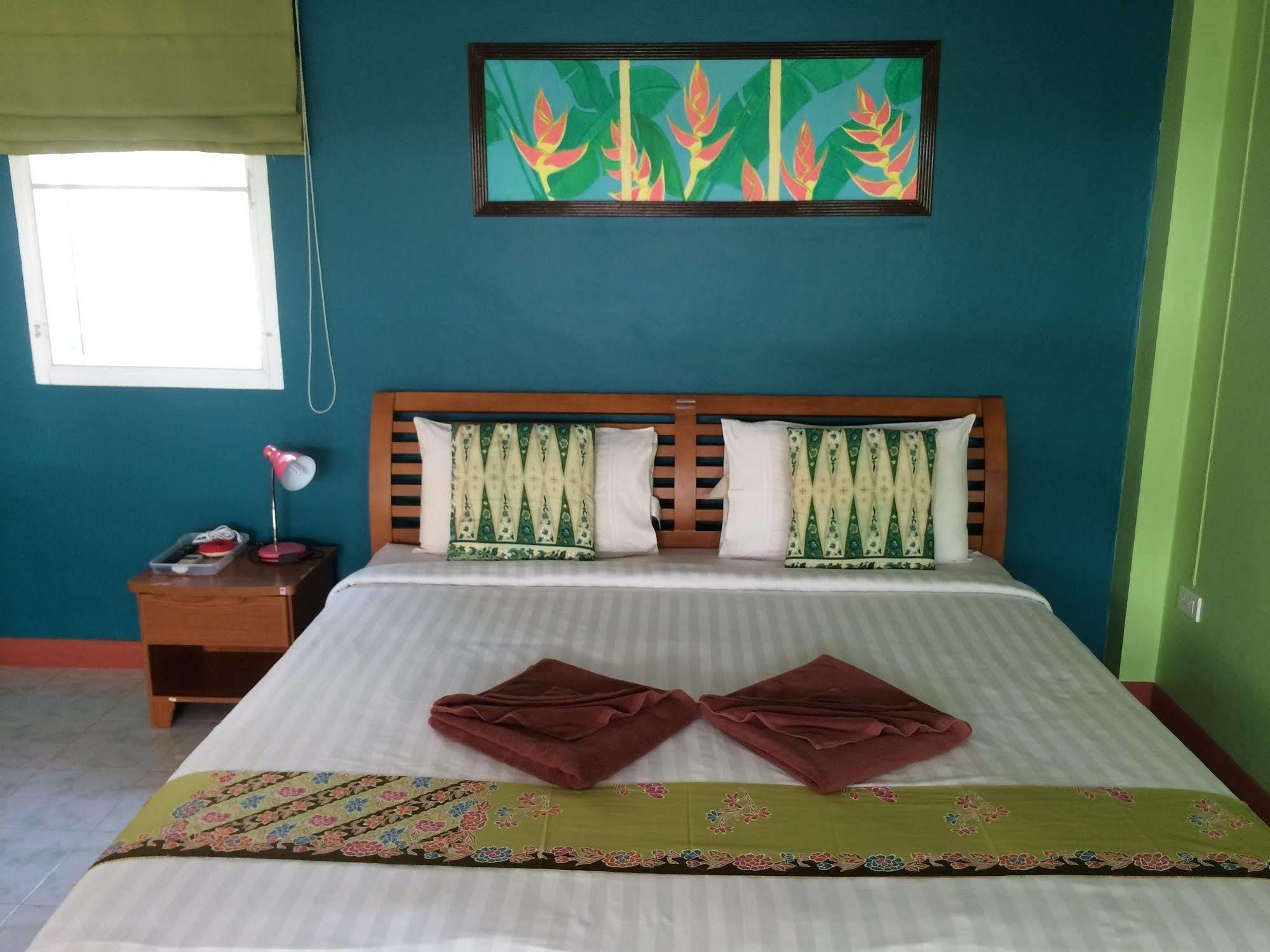 Lemon House Patong