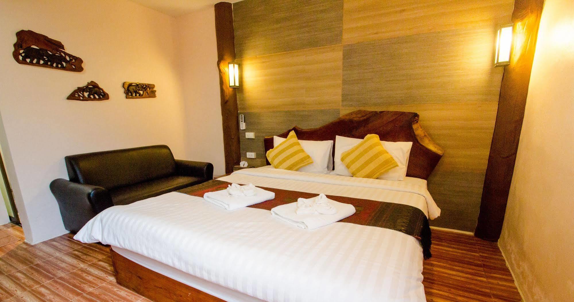 Naiyang Discovery Sha 2* Nai Yang Beach