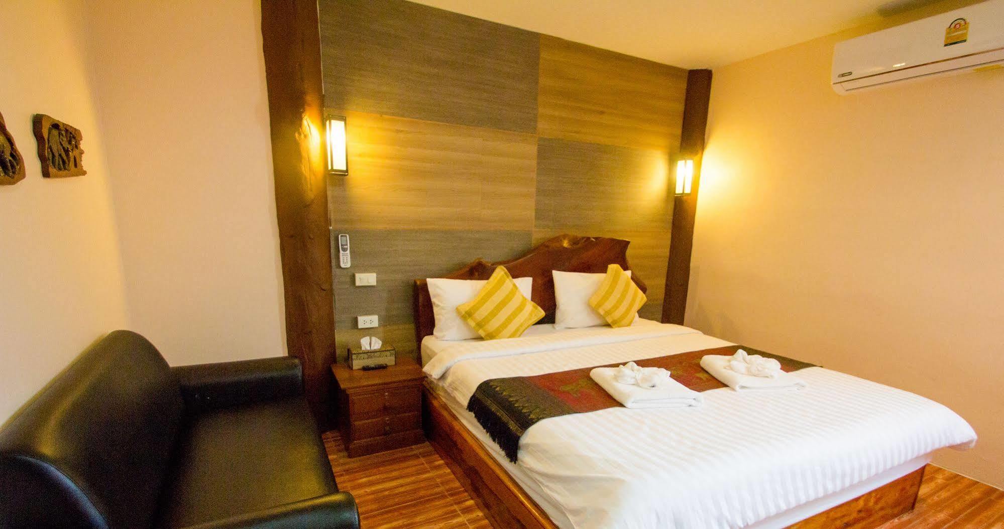 Naiyang Discovery Sha 2* Nai Yang Beach