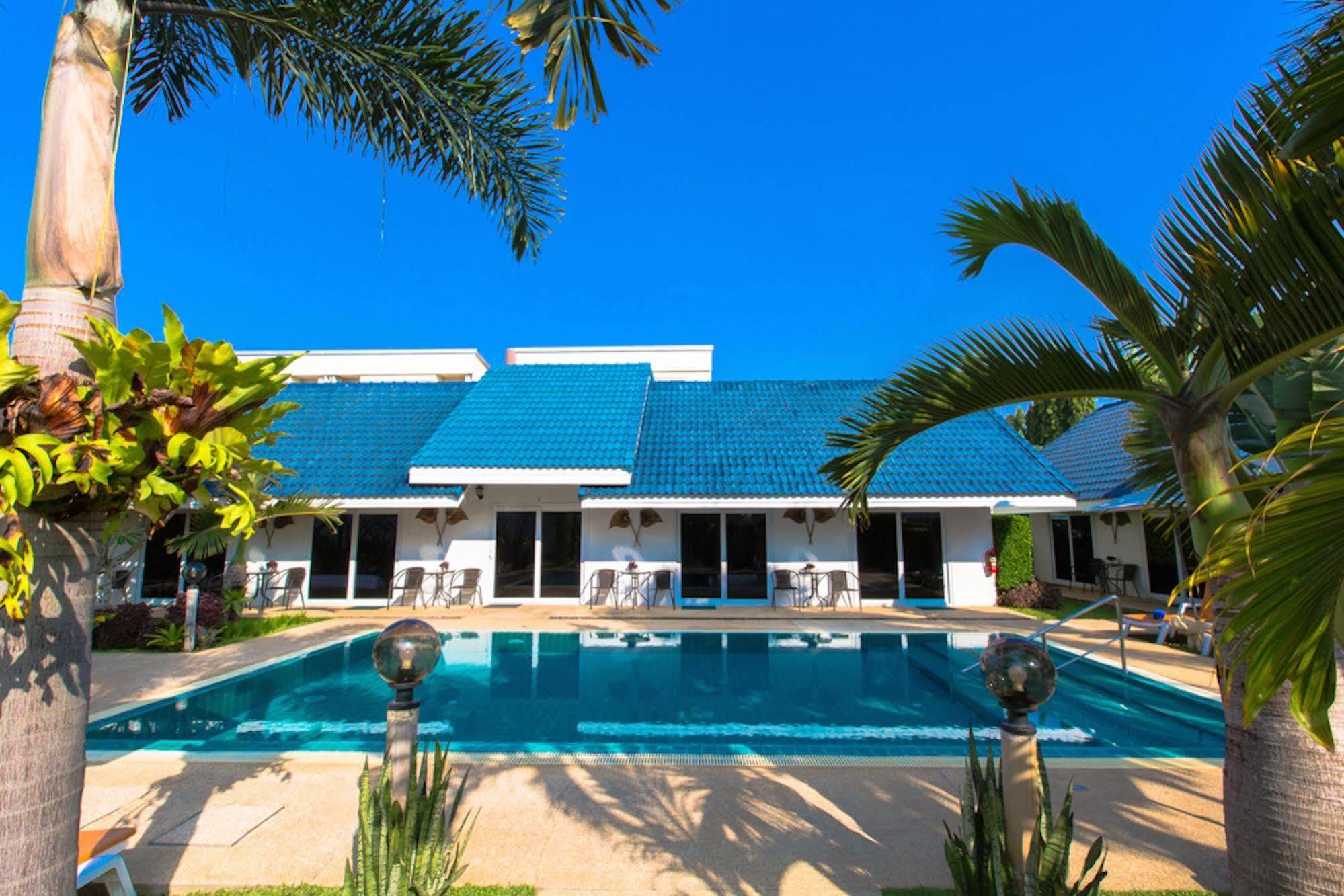Resort Airport Phuket Nai Yang Beach