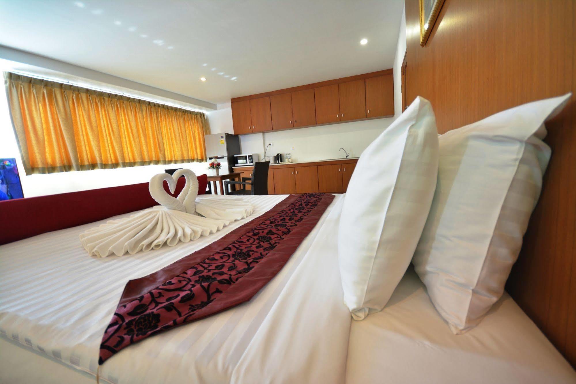 The Center Hotel 3*