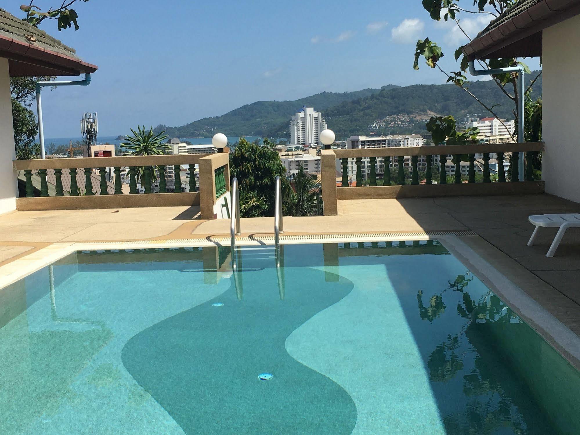 Royal Crown & Palm Hotel 3*
