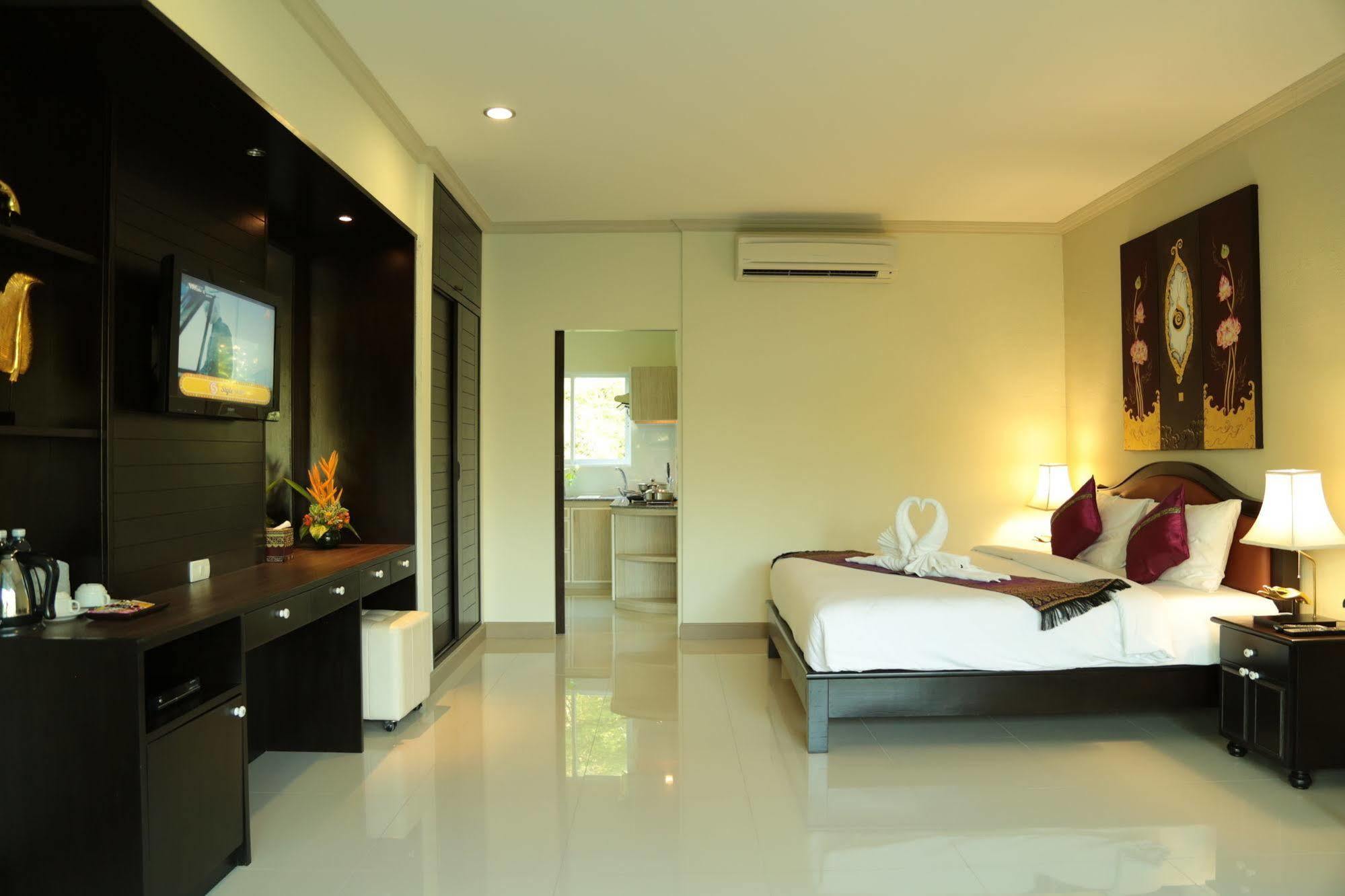 Resort Naka Kamala Beach