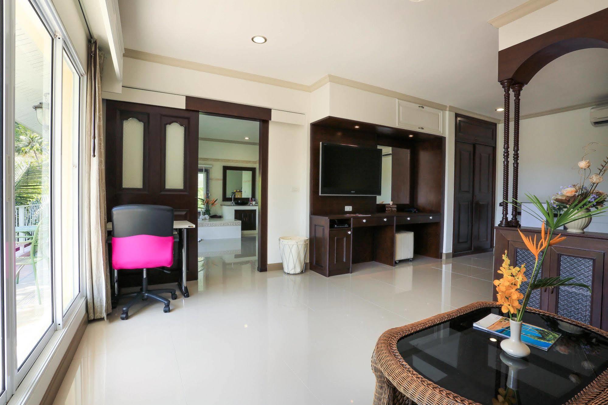 Naka Resort Kamala Beach