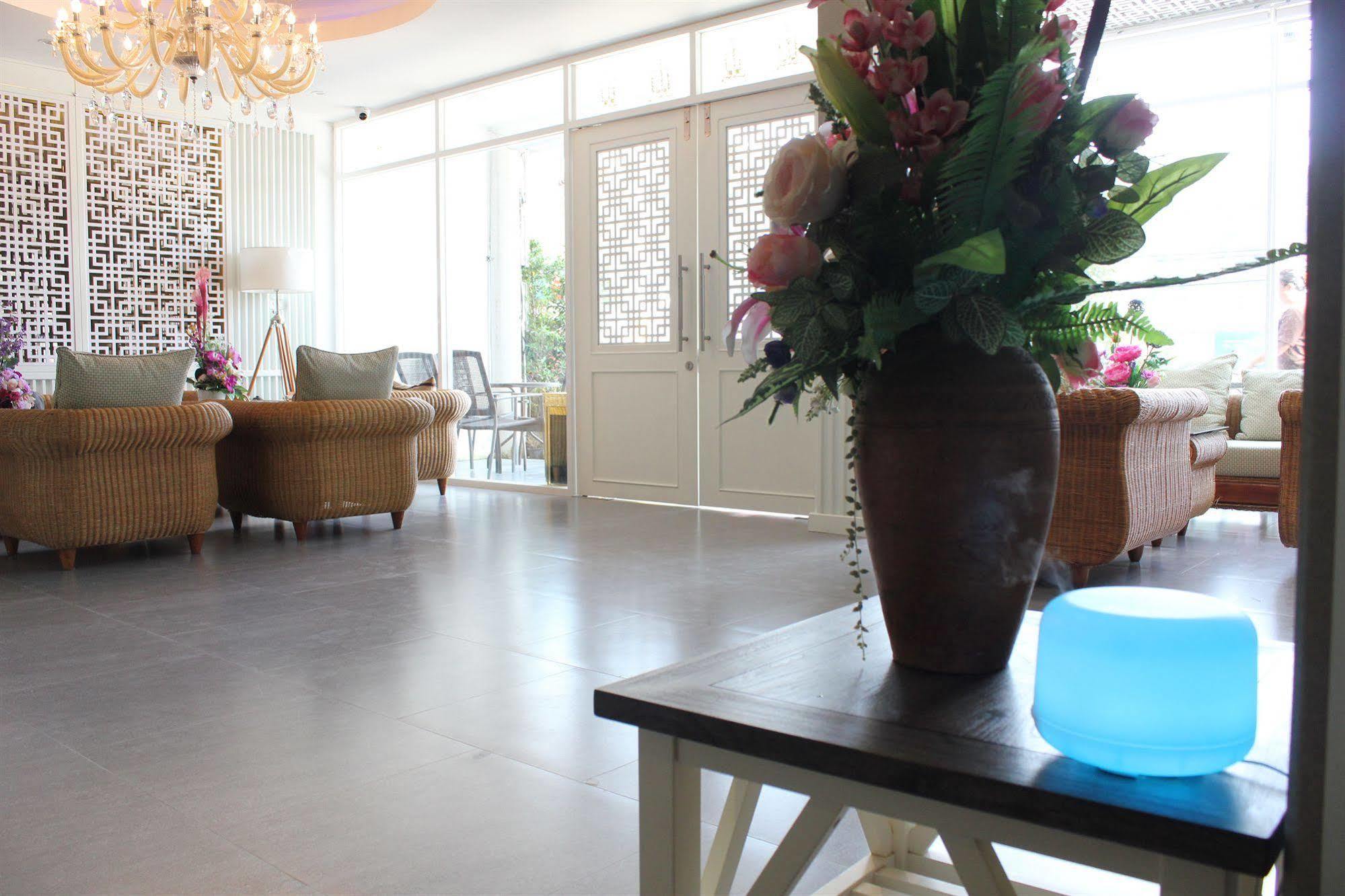 Sino Maison Hotel 3*