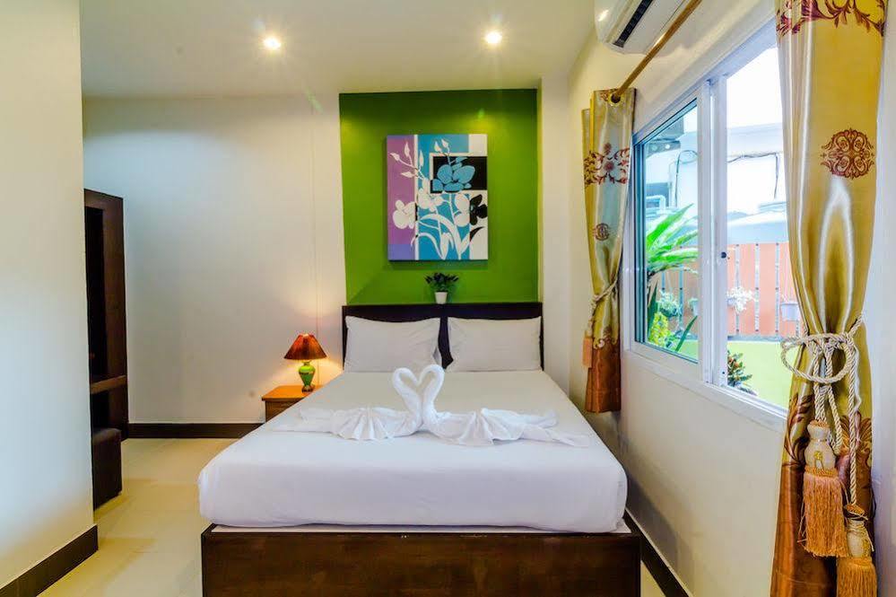 Baan Yuyen Guest house Karon