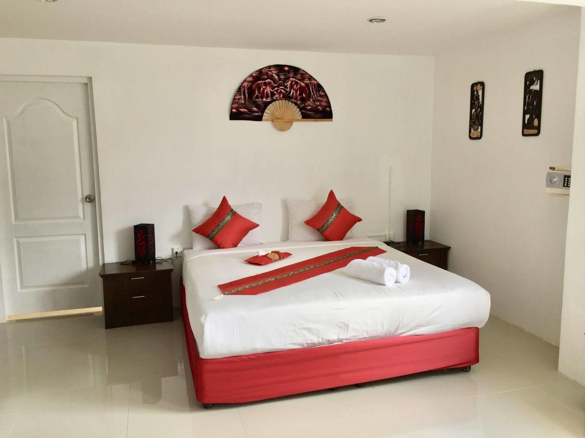 Thai Siam 3*