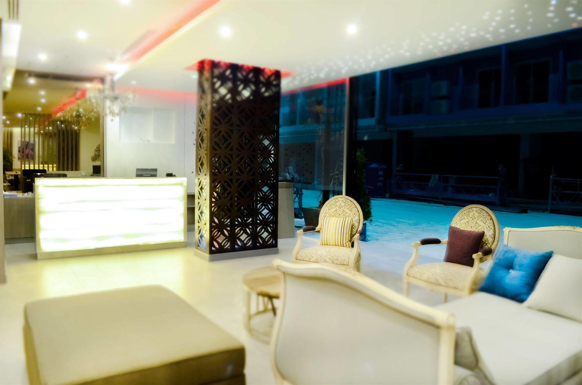Mirage Express Phuket 3*