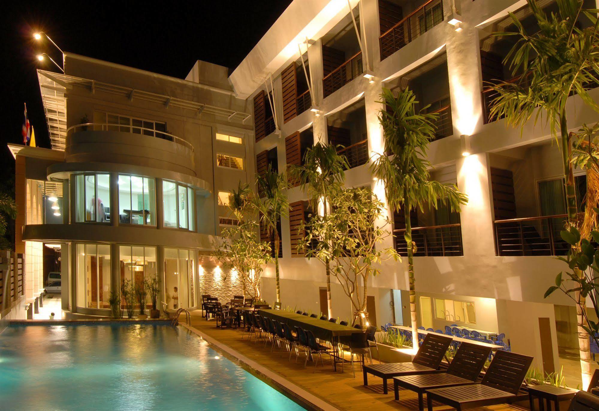 Hotel Baan Suwantawe Phuket