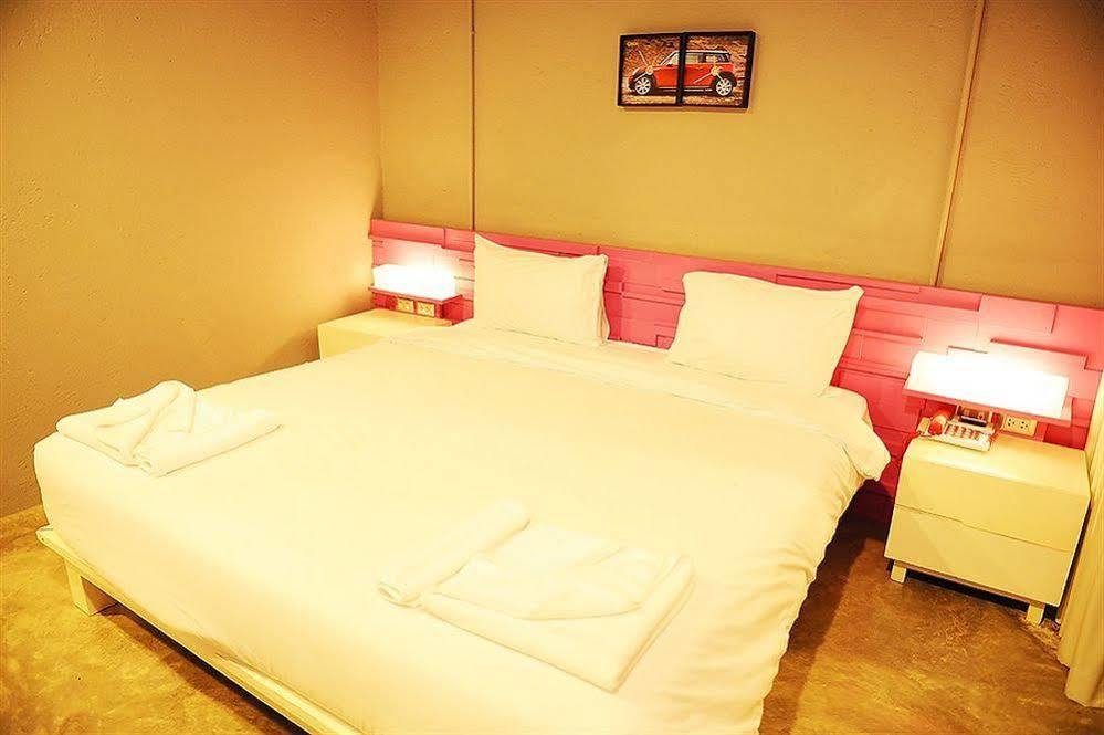 Oyo 292 The Oddy Hip Hotel 2*