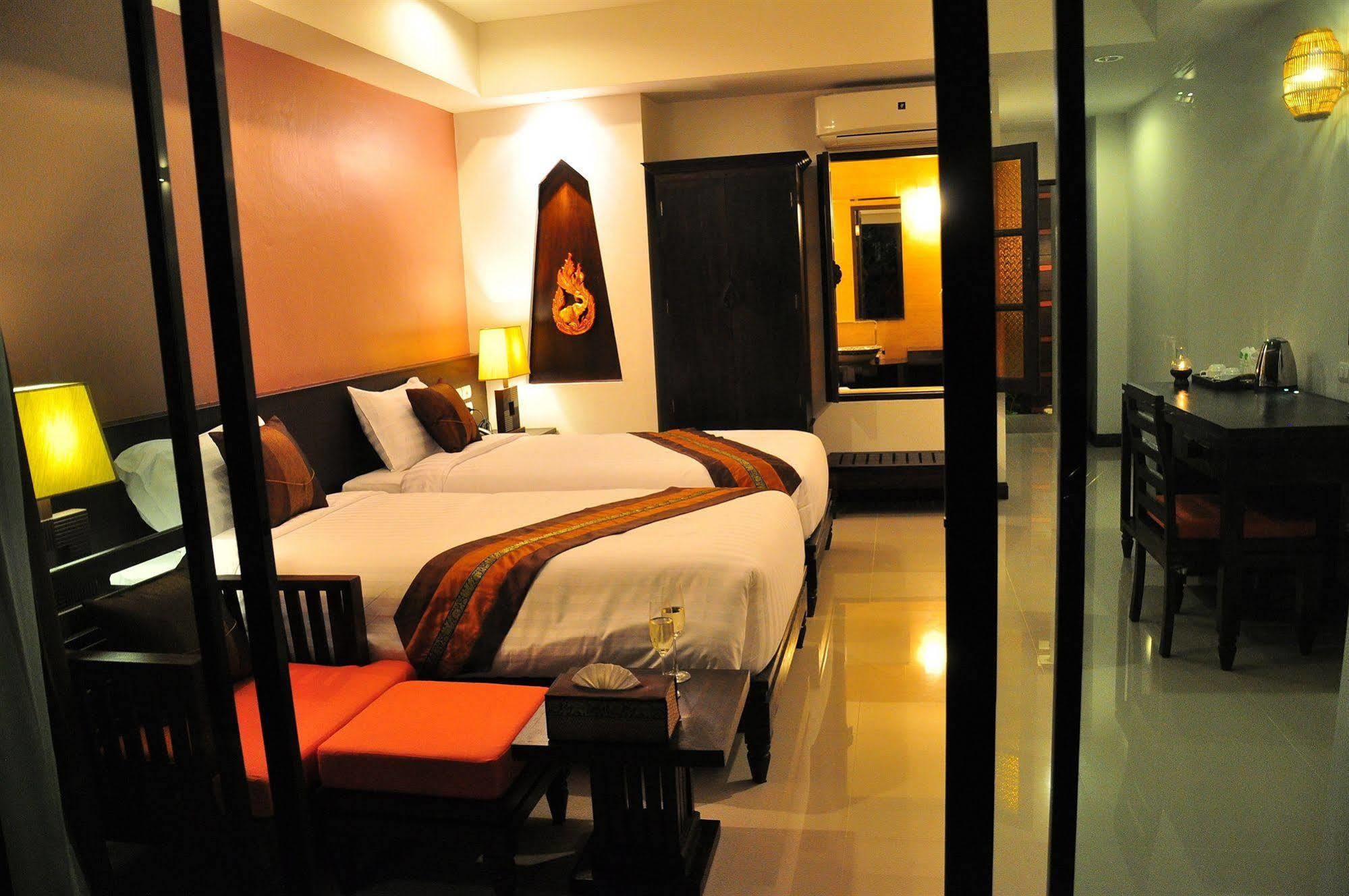 Navatara Phuket 4* Rawai