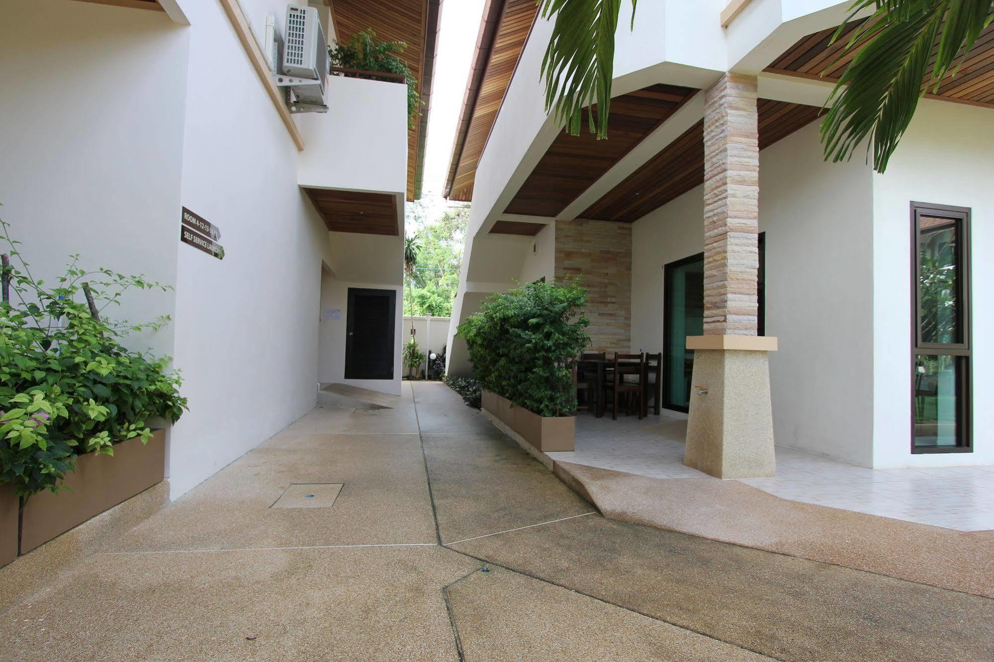 Babylon Pool Resort