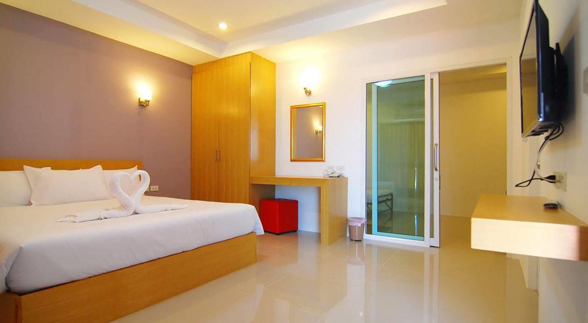 Hotel Leelawadee Naka