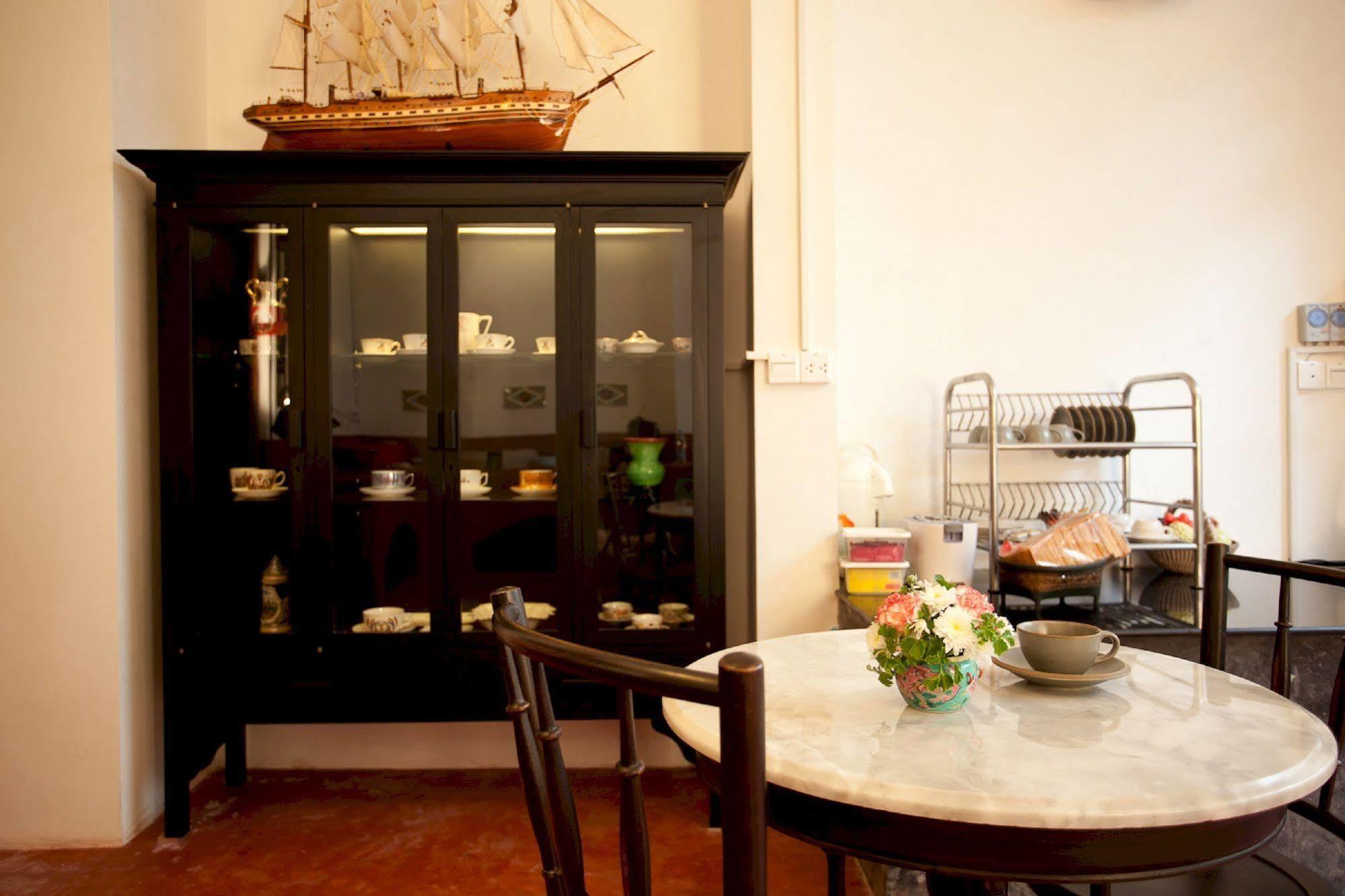 99 Oldtown Boutique Sha Extra Guest house Phuket