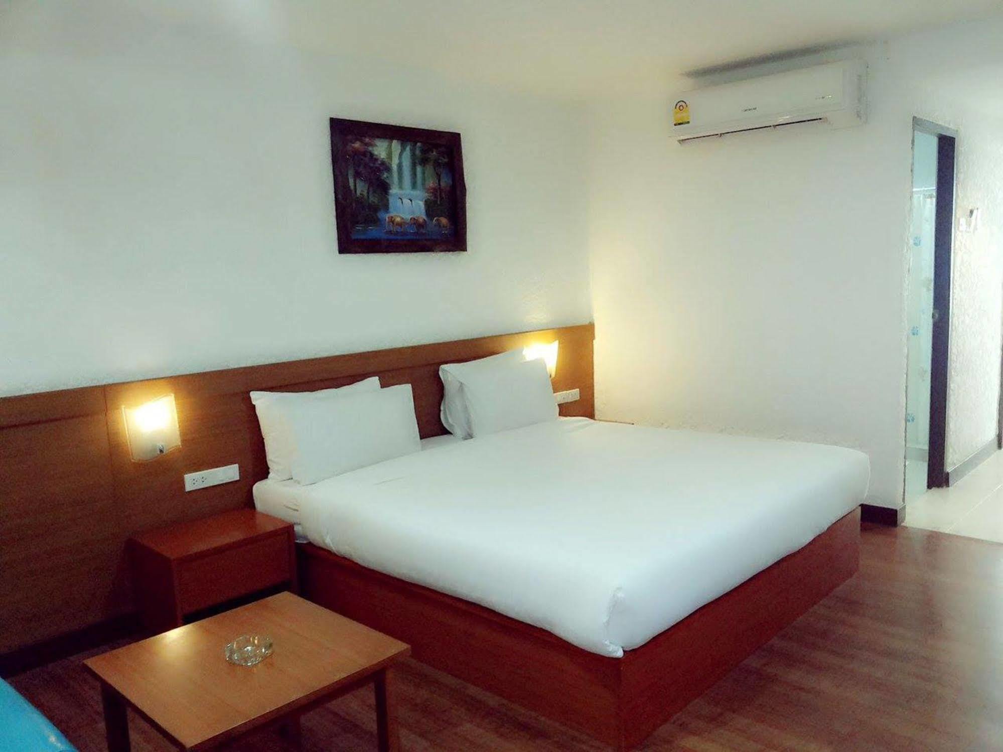 Neptuna Hotel By Maduzi 3*