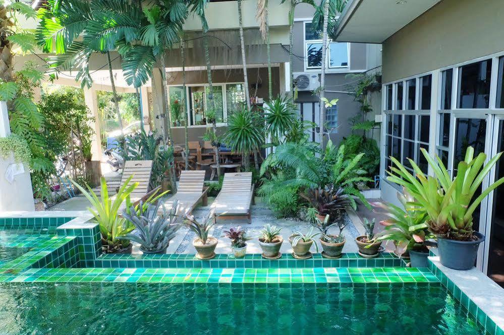 Guest house Benjamas Place