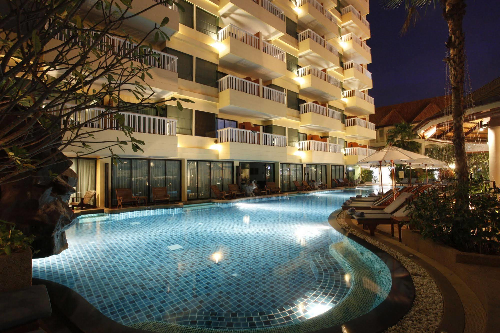 Resort Palmyra Phuket - Sha Extra 4*