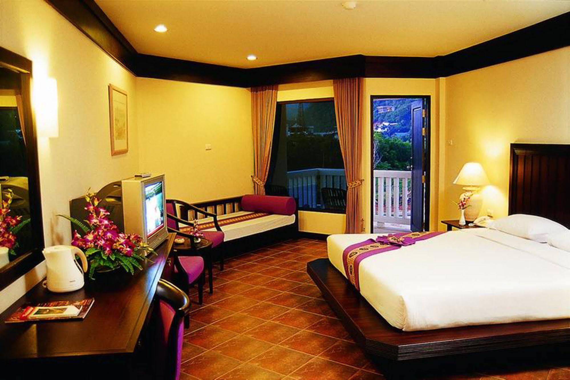 Poolside Sha Extra 3* Strand Kata