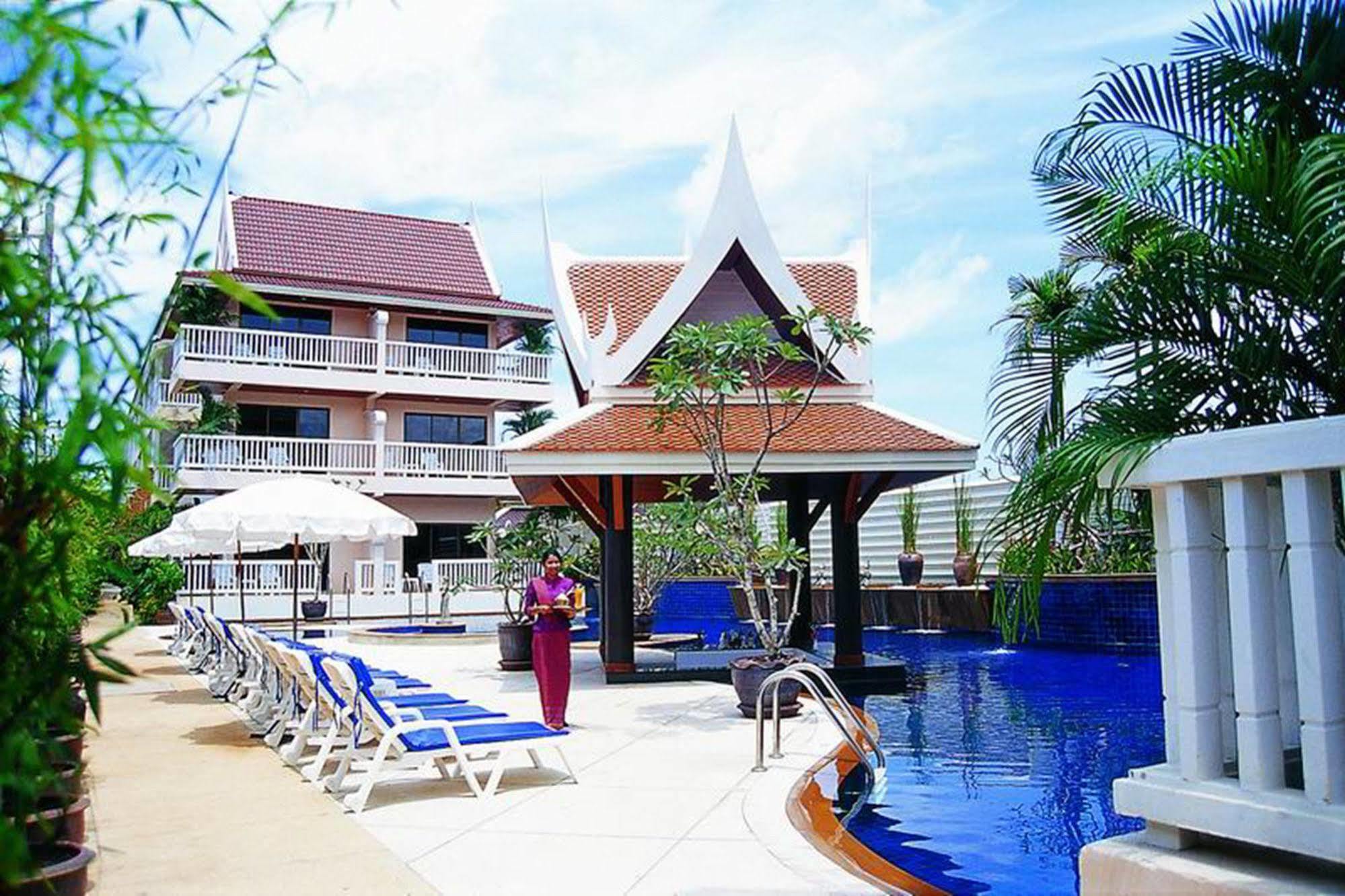 Poolside Sha Extra Resort 3*
