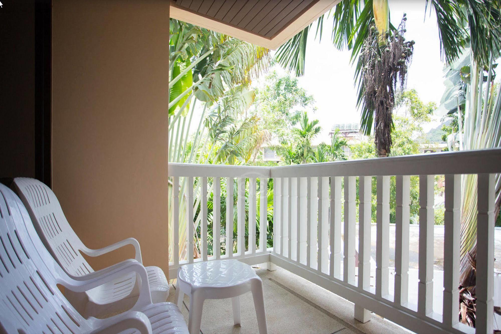 Poolside Sha Extra Resort 3*