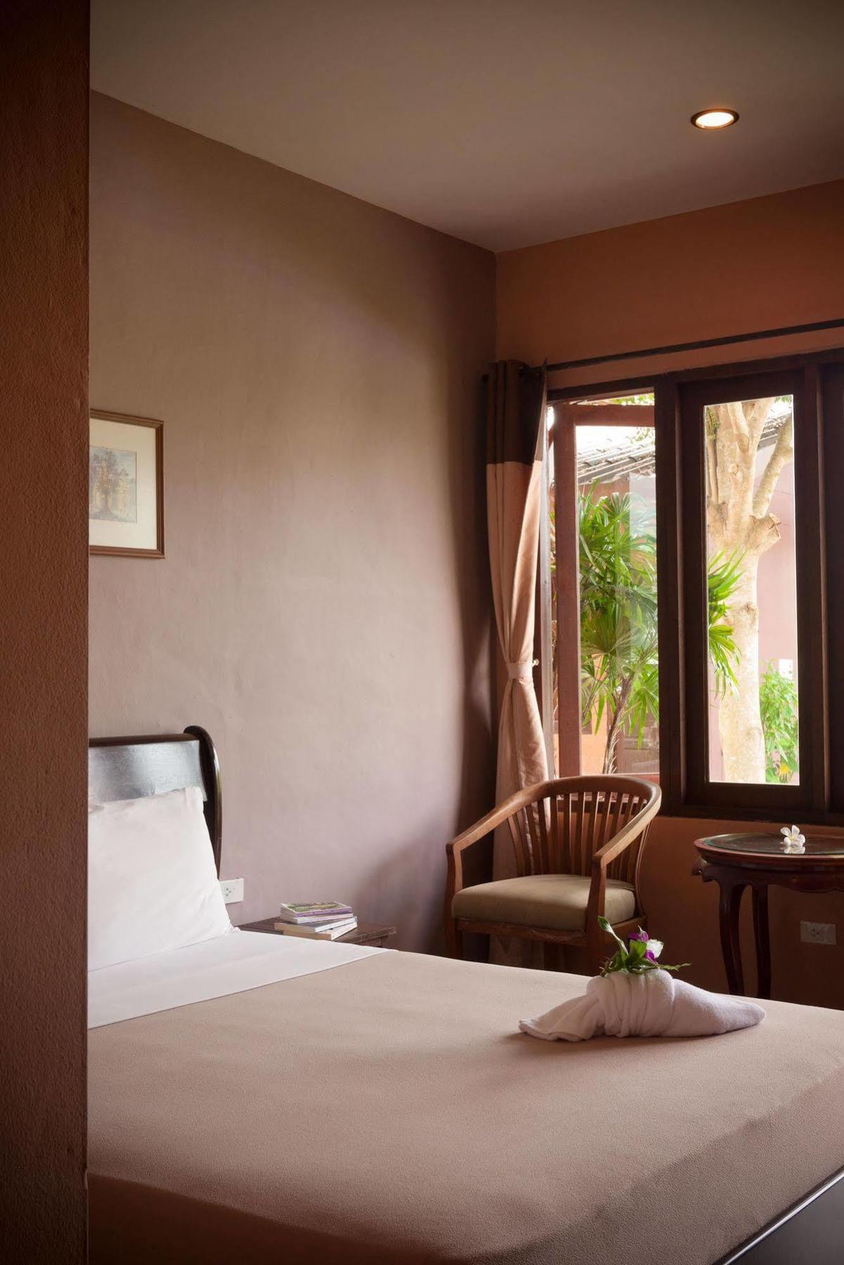 Phuket Siam - Sha 2*