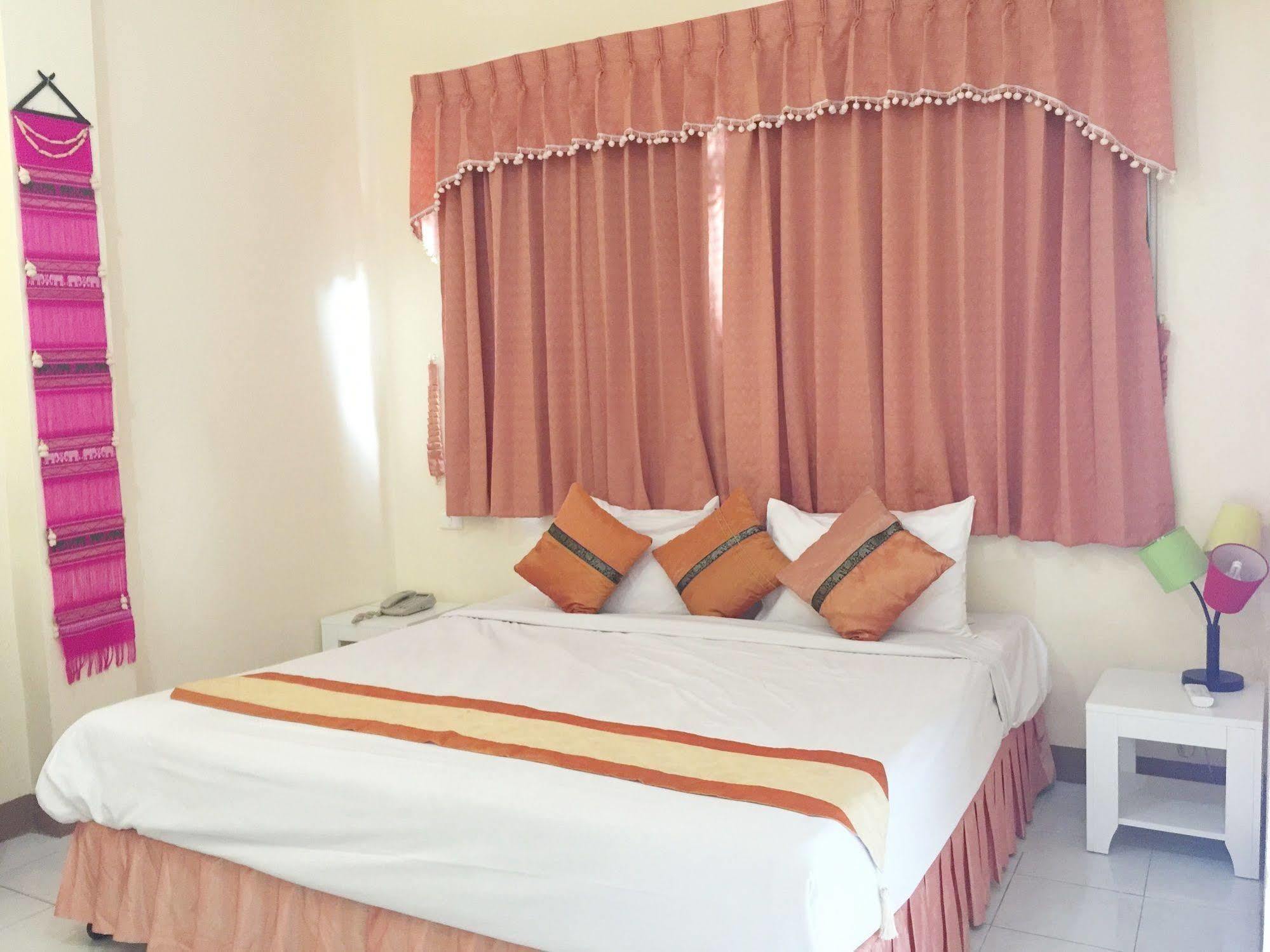Oyo 1134 Baan Zarn Gasthof Patong