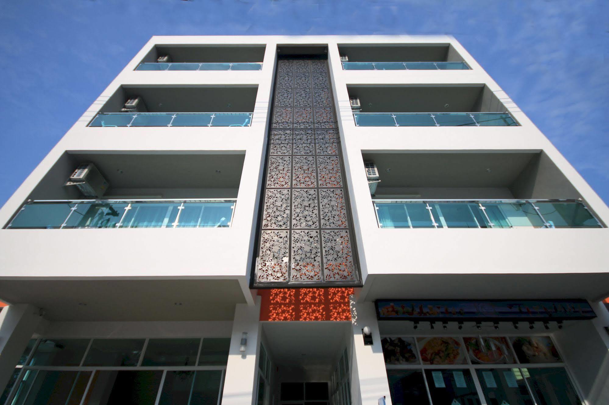 Sea Side 2* Karon