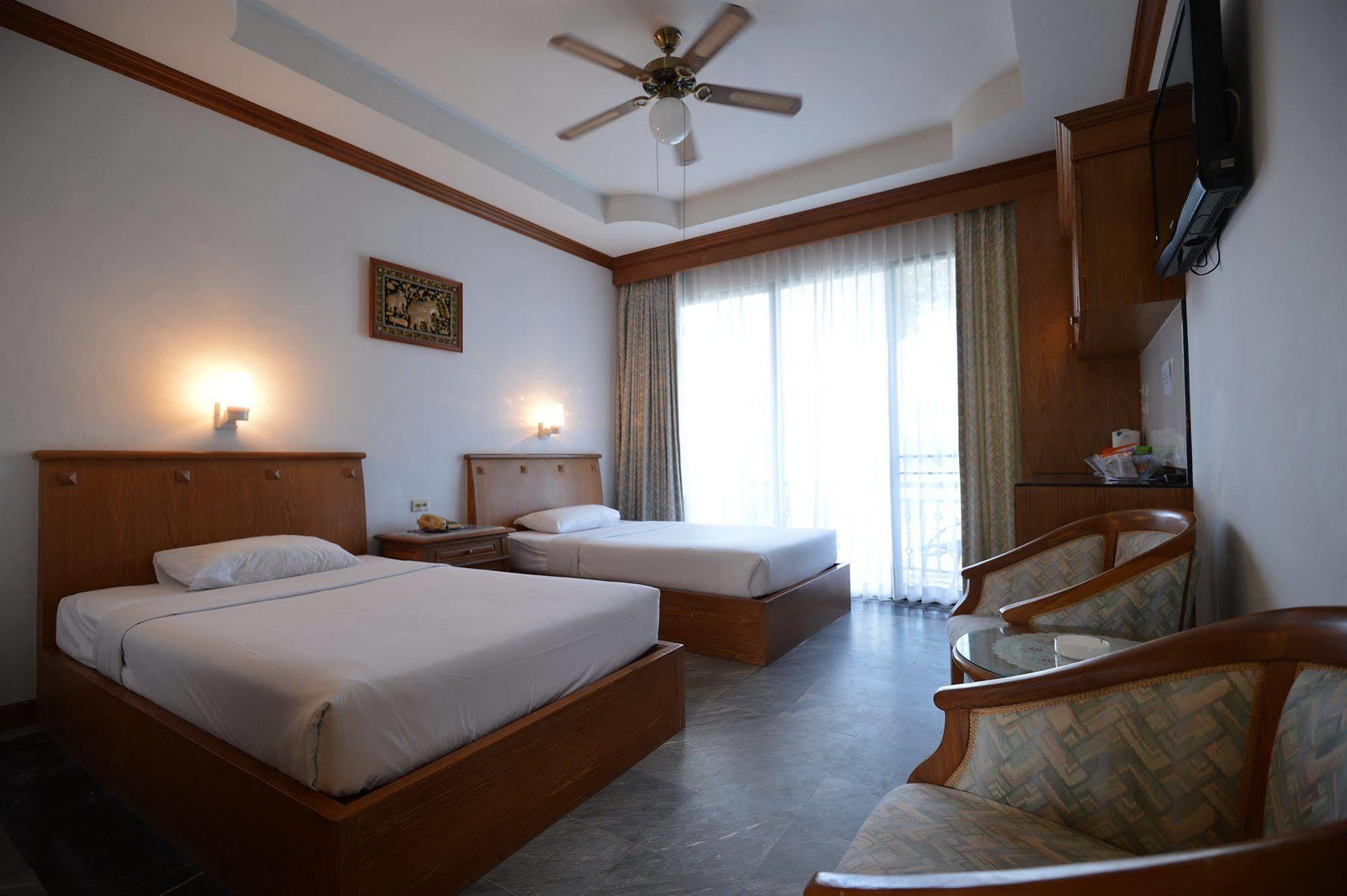 Resort In On The 3*