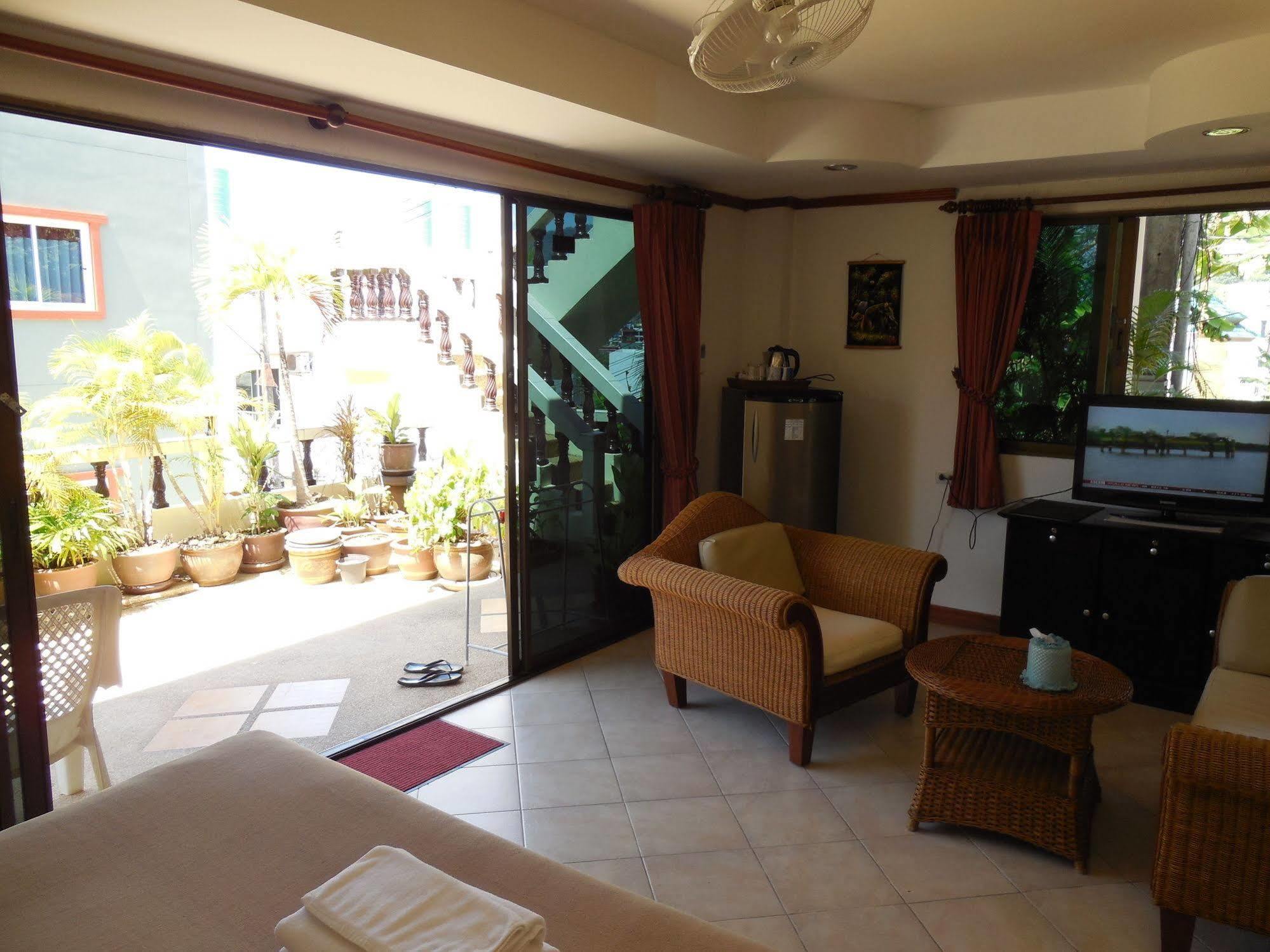 Blue Sky Hotel 2*