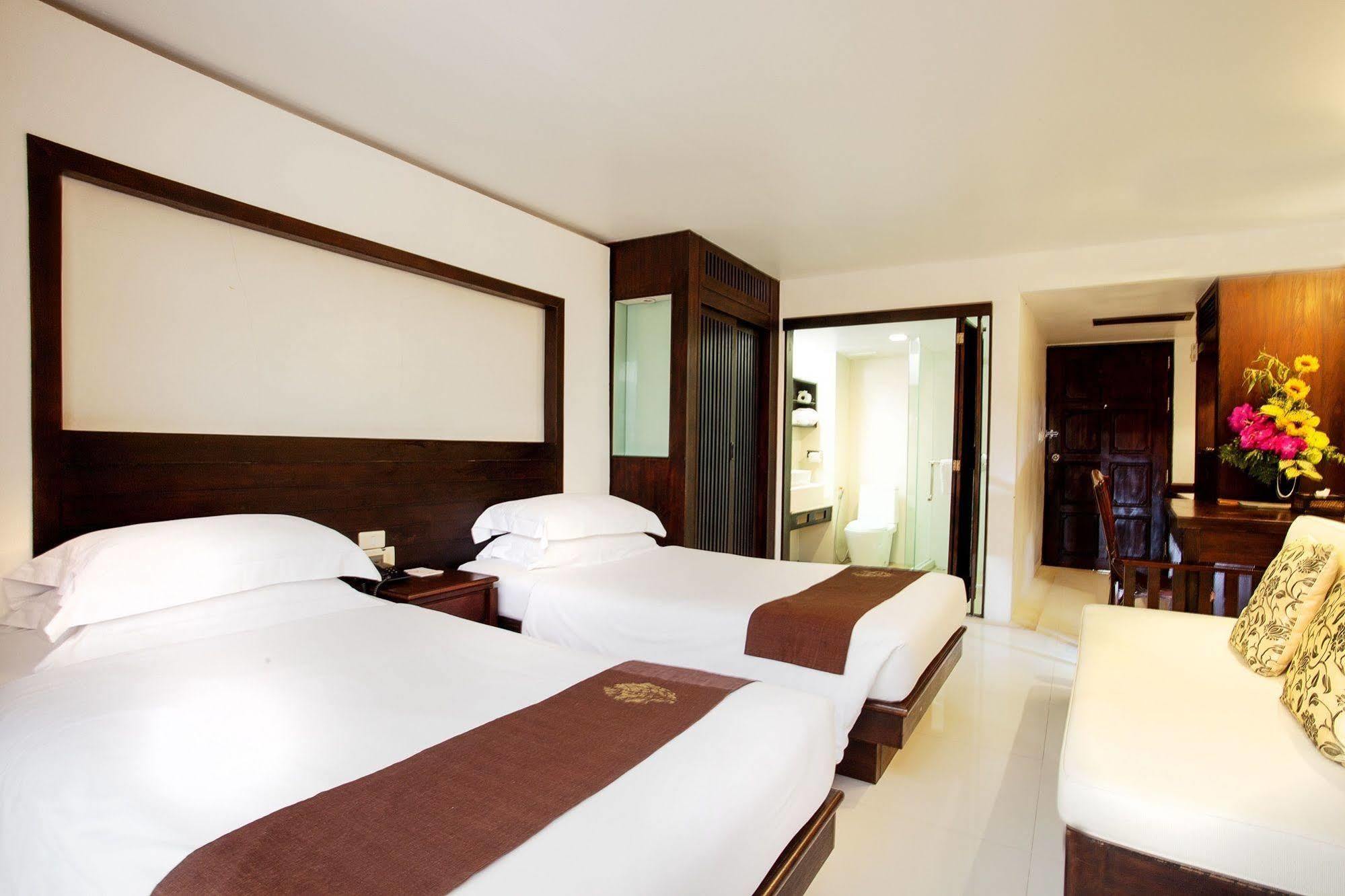 Safari Beach Hotel Patong