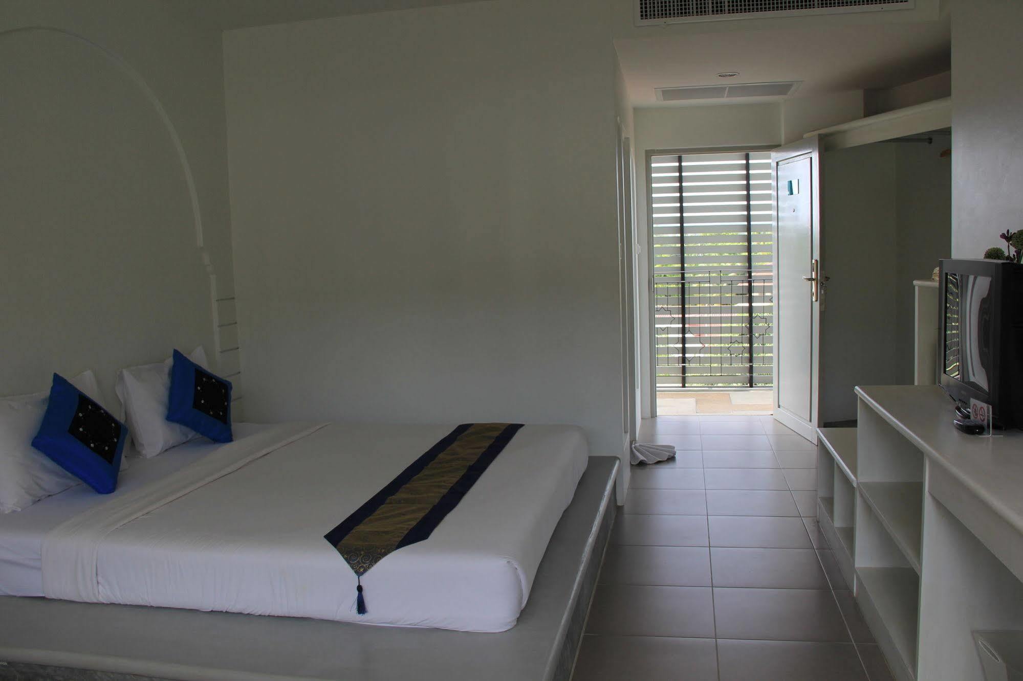 Dinar Bang Tao Beach (Phuket)