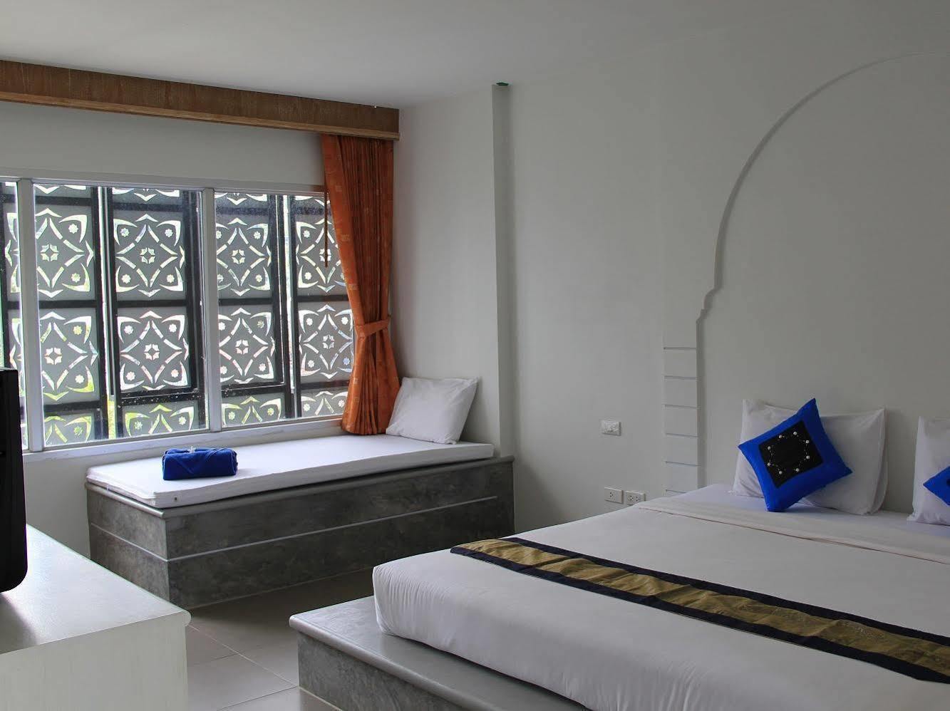 Hotel Dinar 3*
