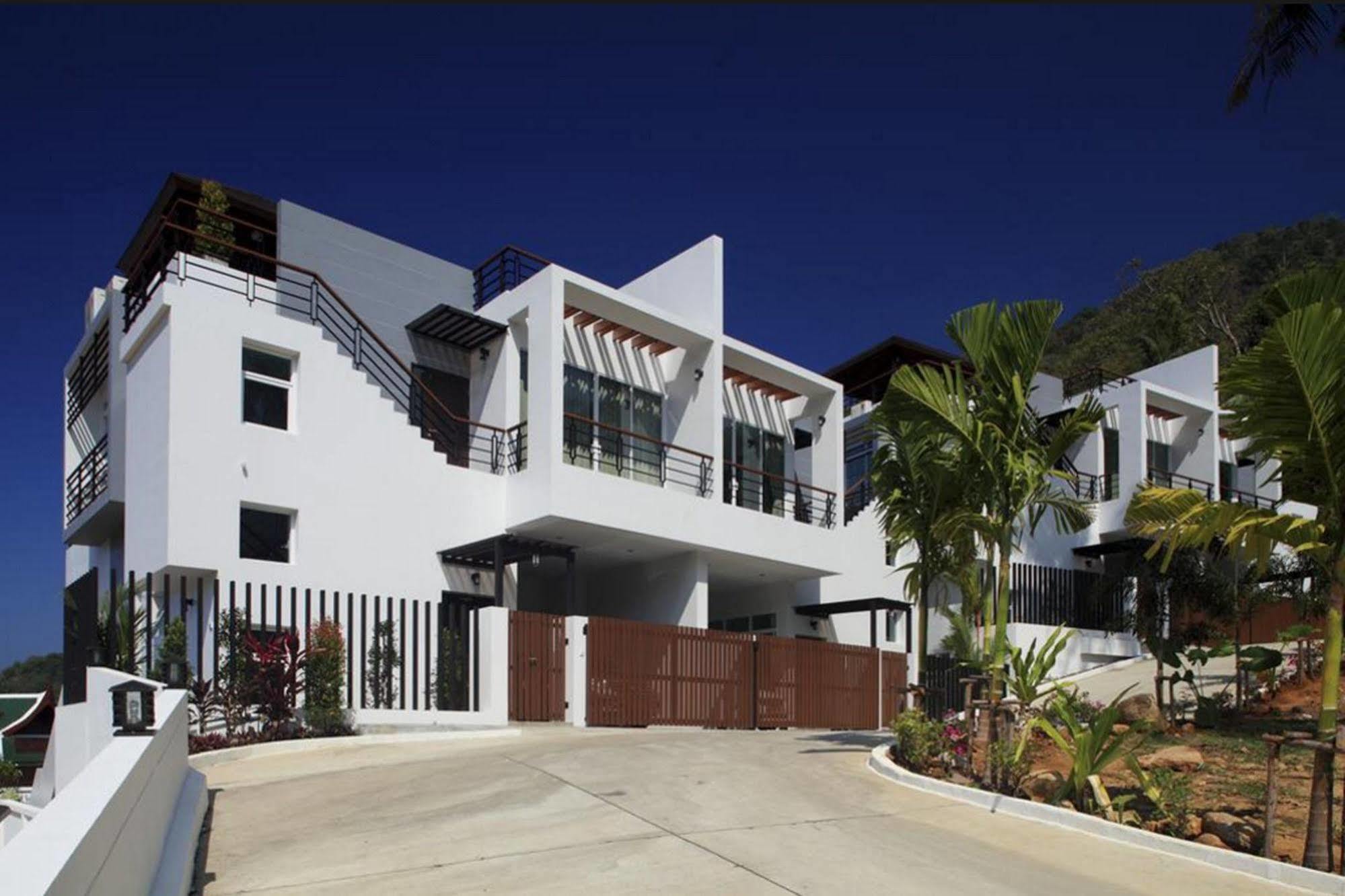 Sea View Resort 5*