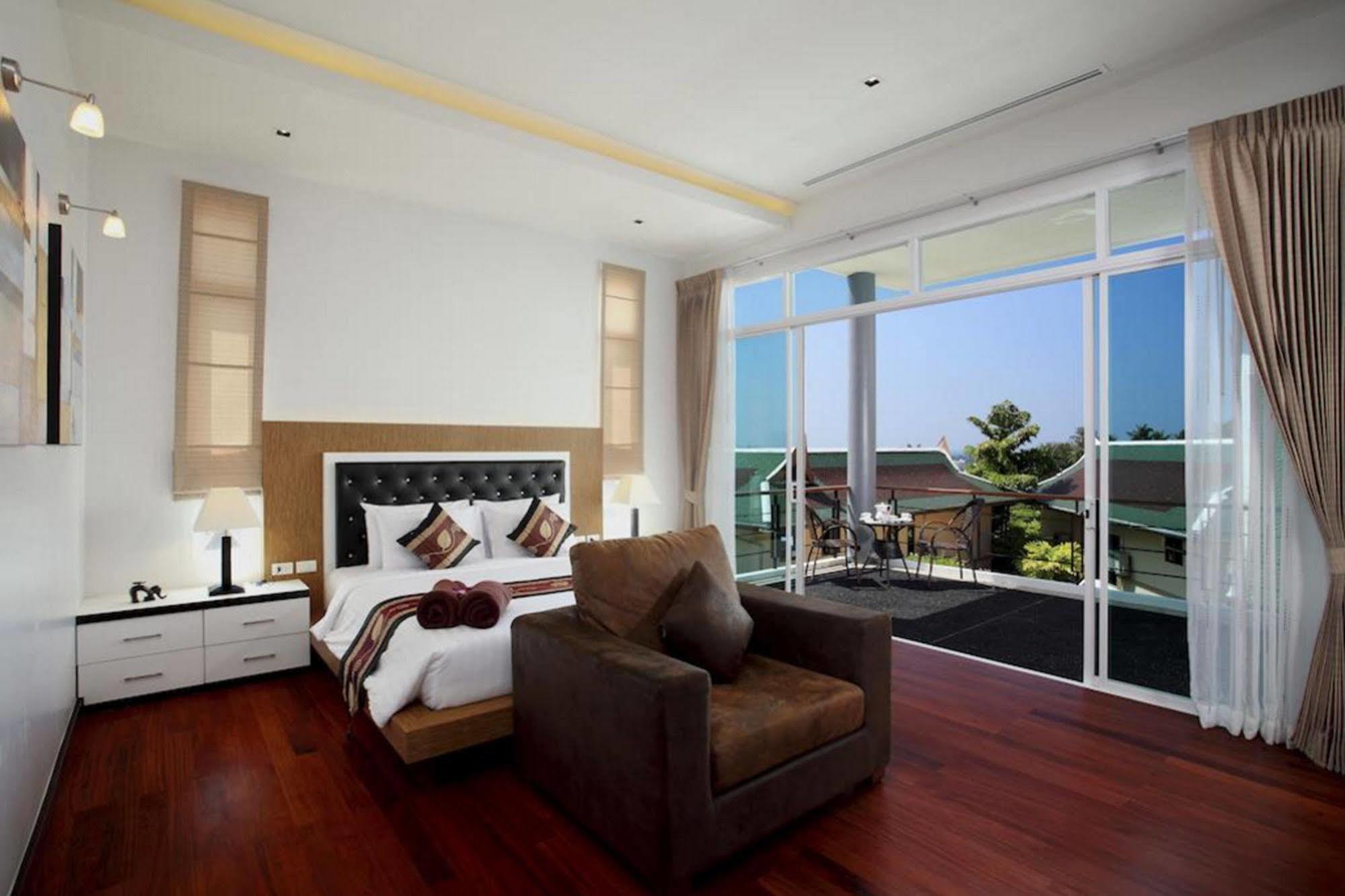 Sea View Resort 5*
