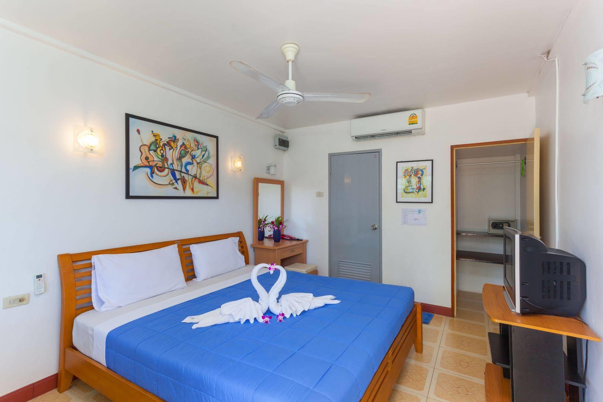 The Expat Hotel 3*