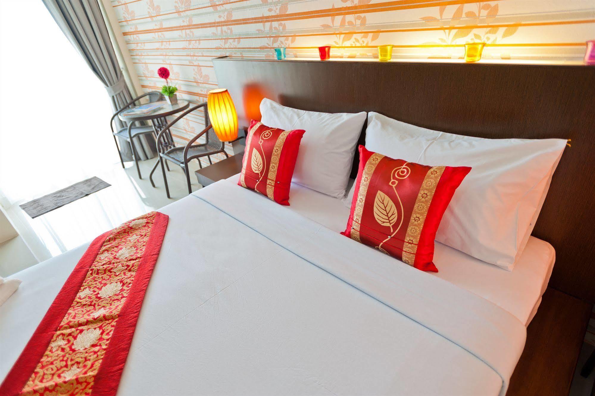 Oyo 232 Hometel Hotel Patong